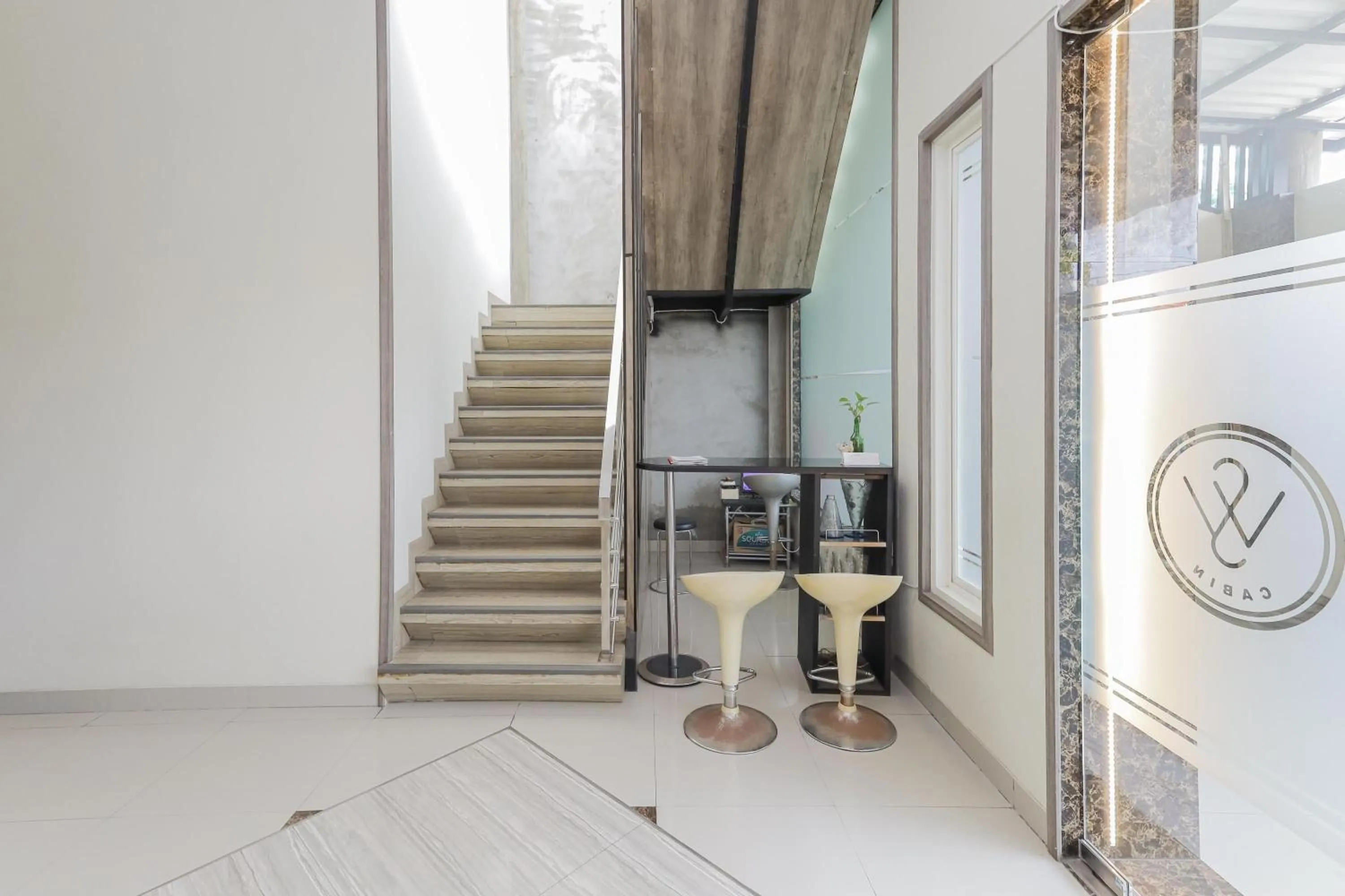 Lobby or reception in RedDoorz at Ngaggel Jaya Surabaya