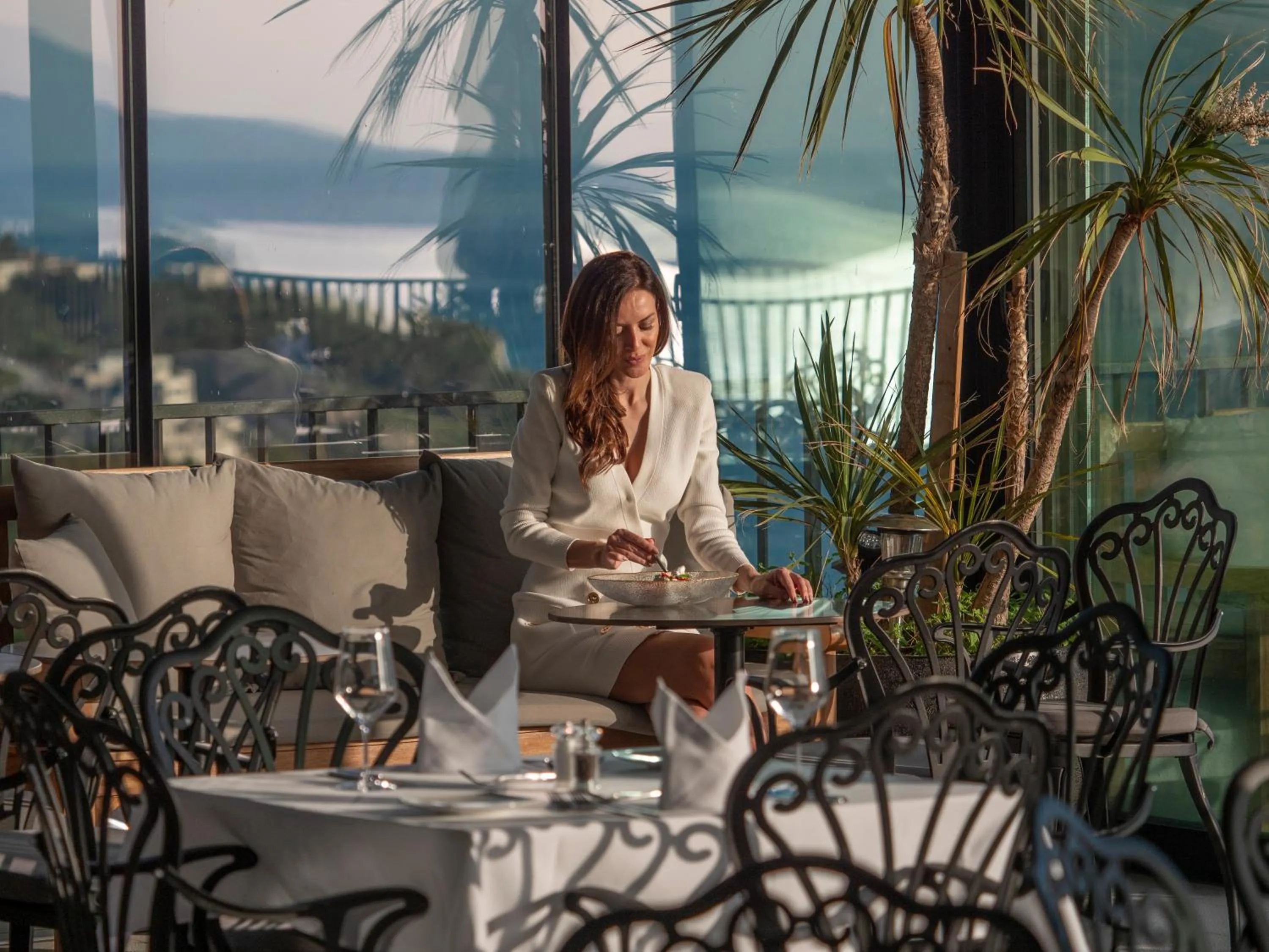 Restaurant/places to eat in Vivid Blue Serenity Resort