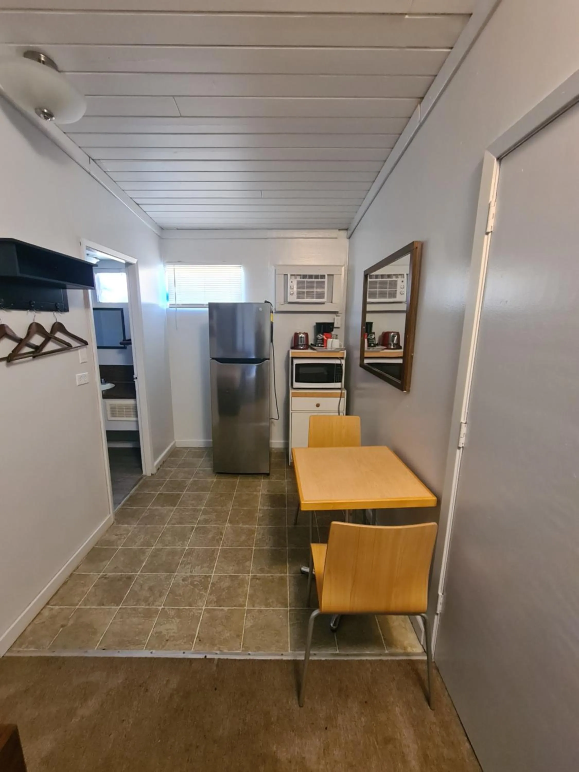 minibar in Sundowner Motel