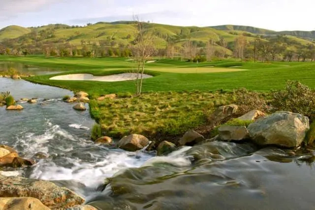 Golfcourse in Sundowner Motel