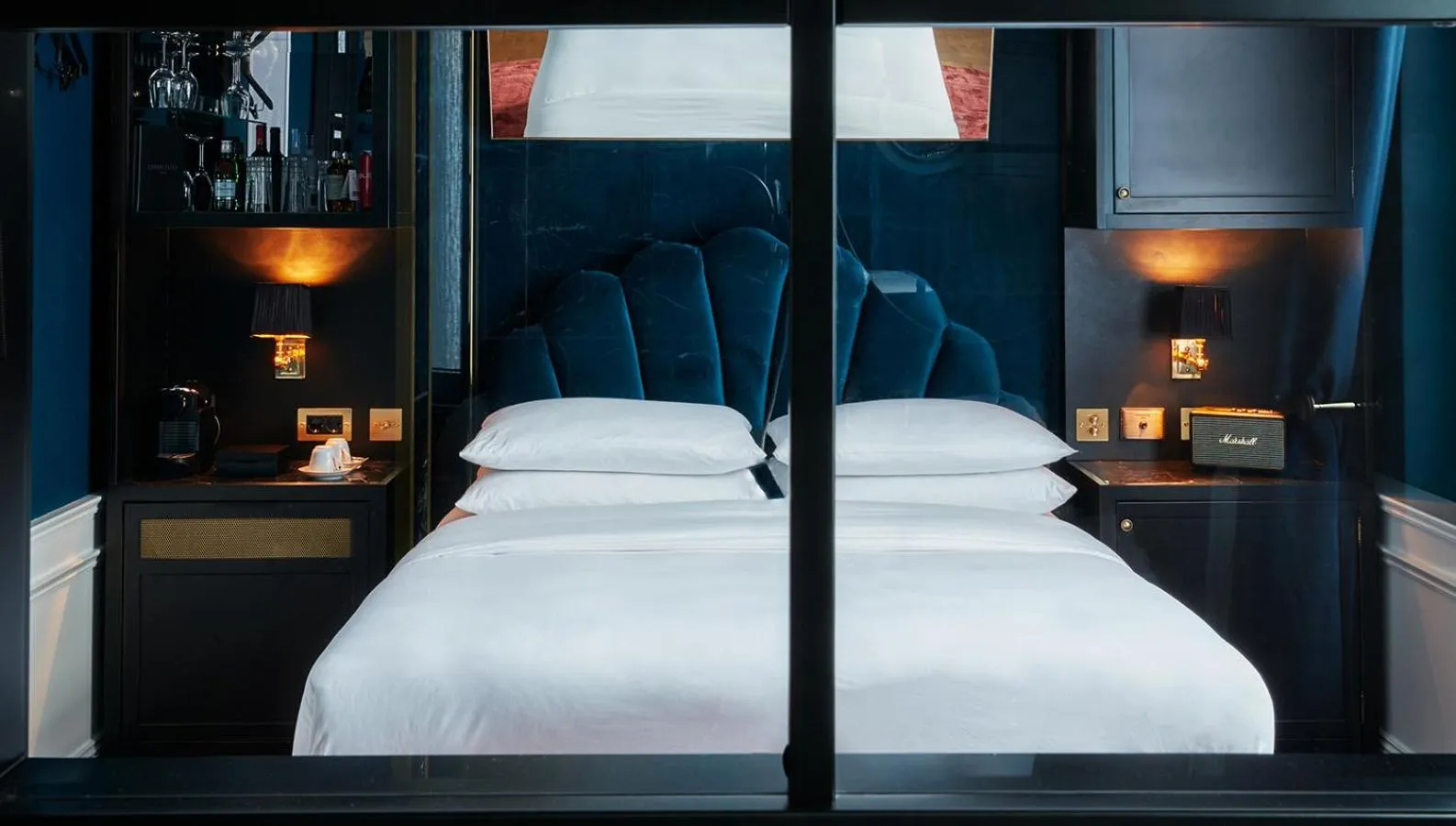 Photo of the whole room, Bed in Provocateur Berlin, part of Sircle Collection