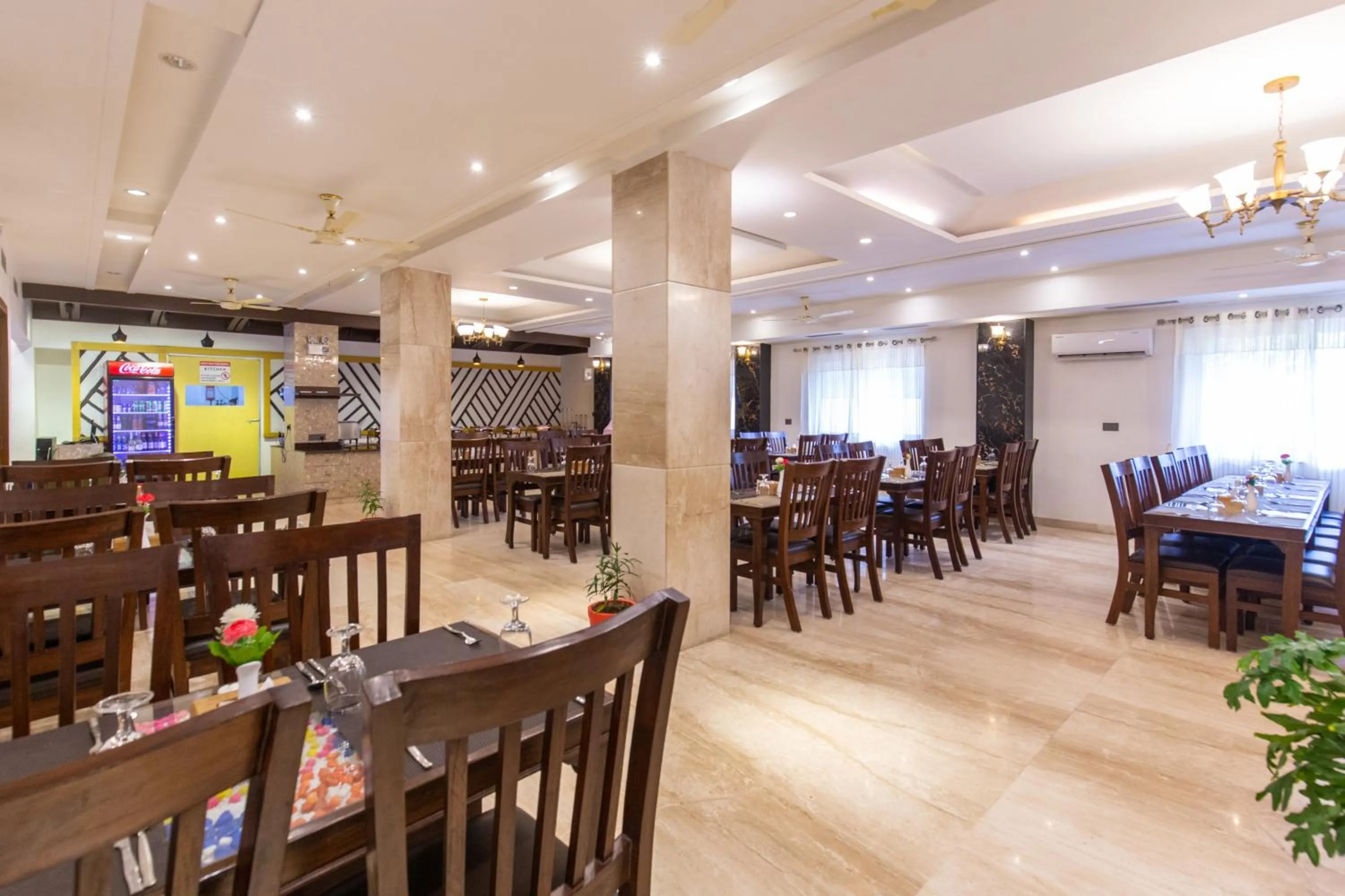 Restaurant/places to eat in Mourya Hotel