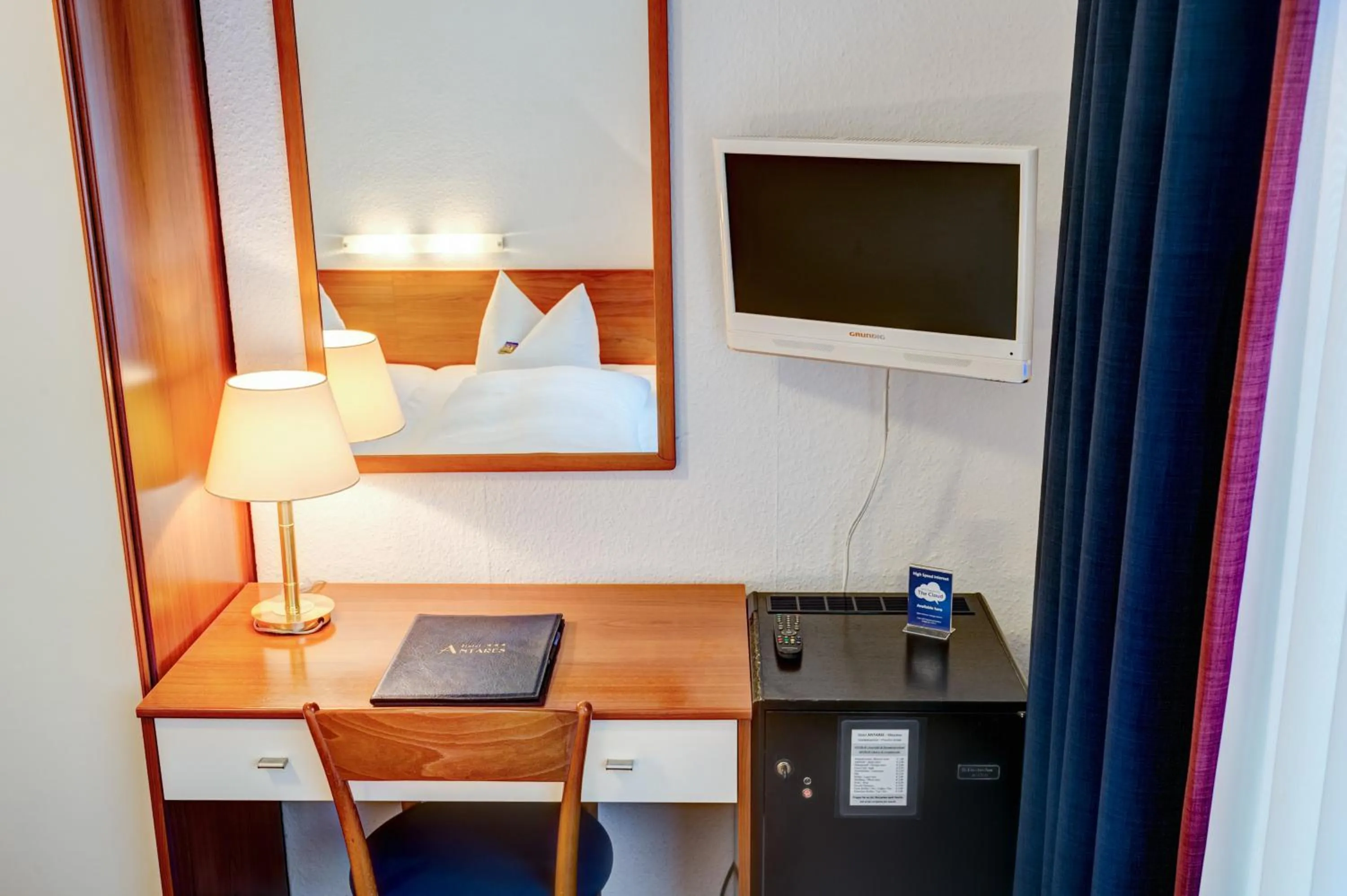 Decorative detail, Bed in Hotel Antares München