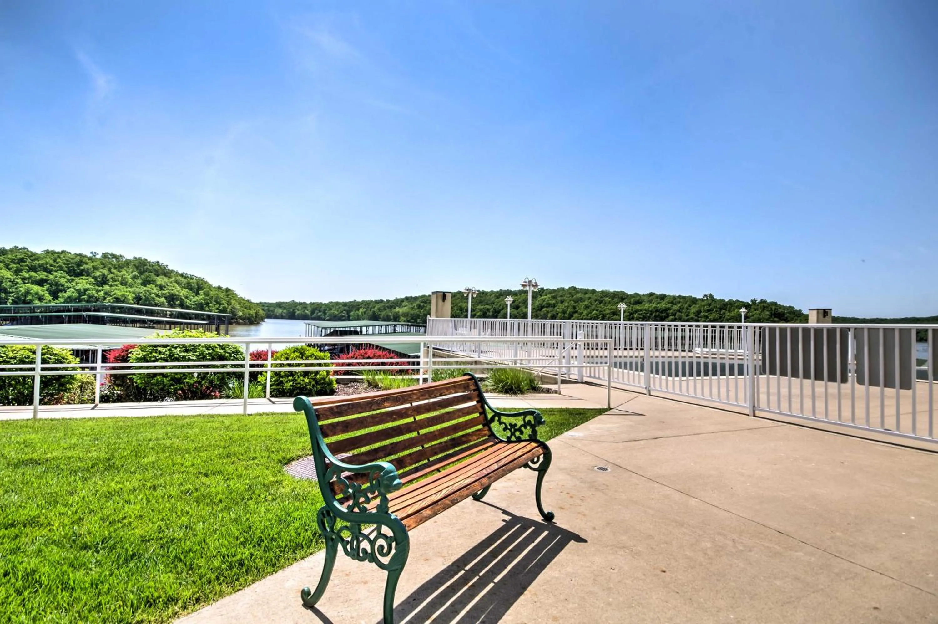 Lakefront Osage Beach Condo Balcony and Pool Access
