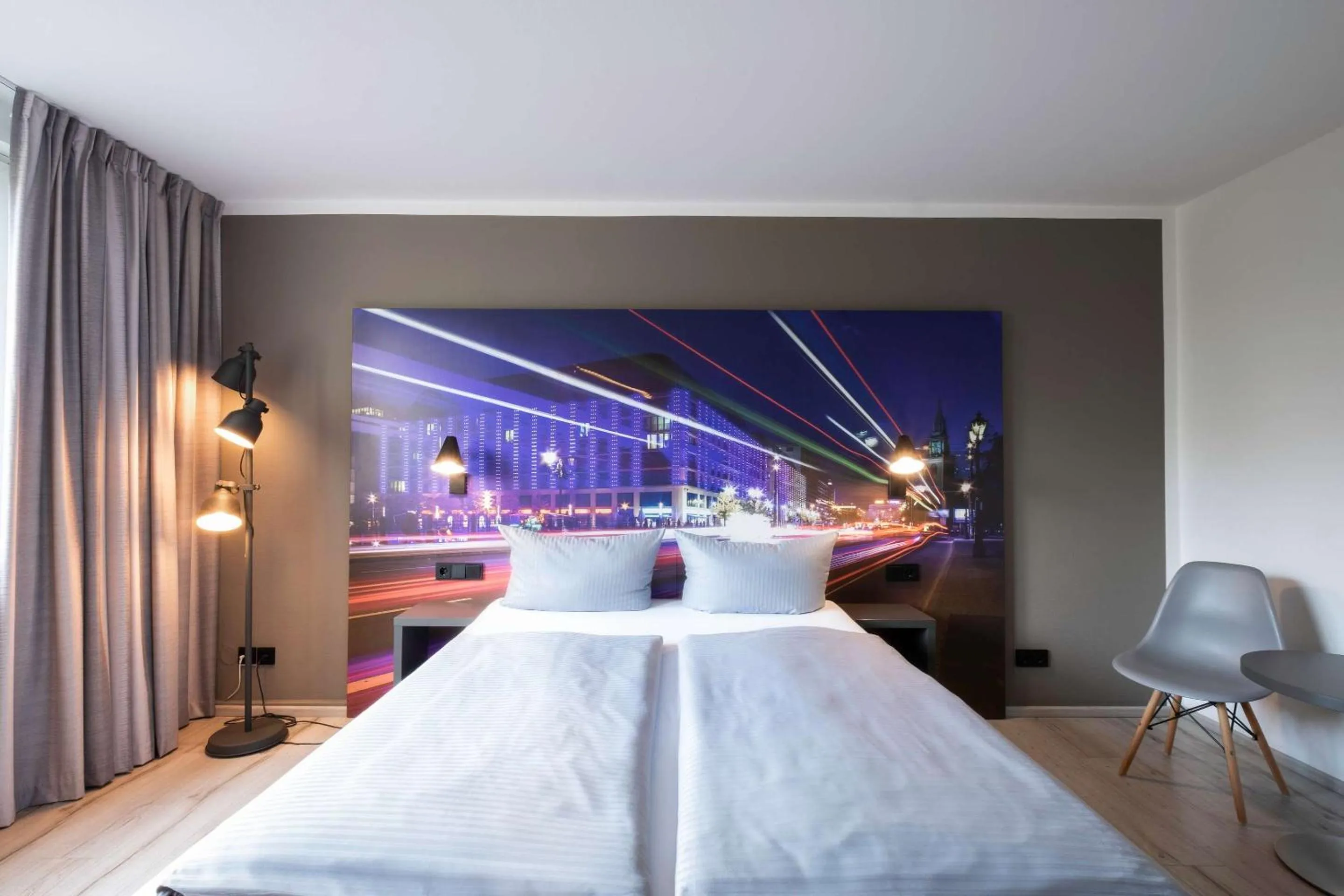 Bedroom, Bed in Comfort Hotel Lichtenberg