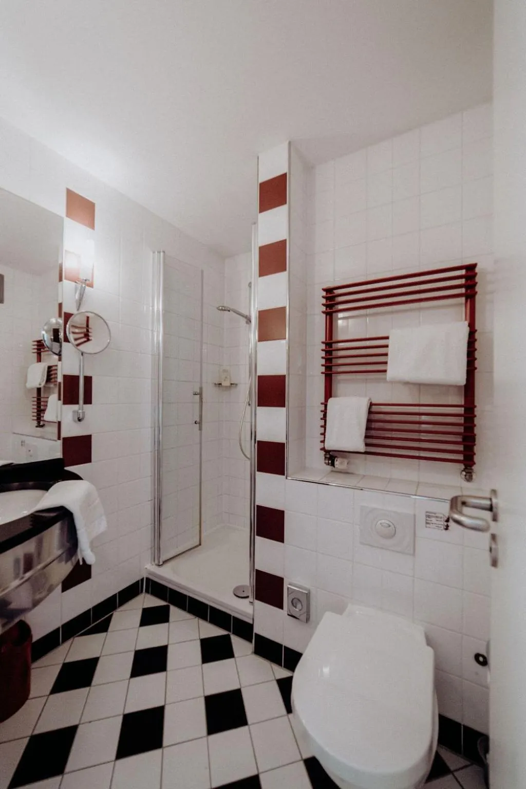 Bathroom, Bed in Hotel Ars Vivendi München