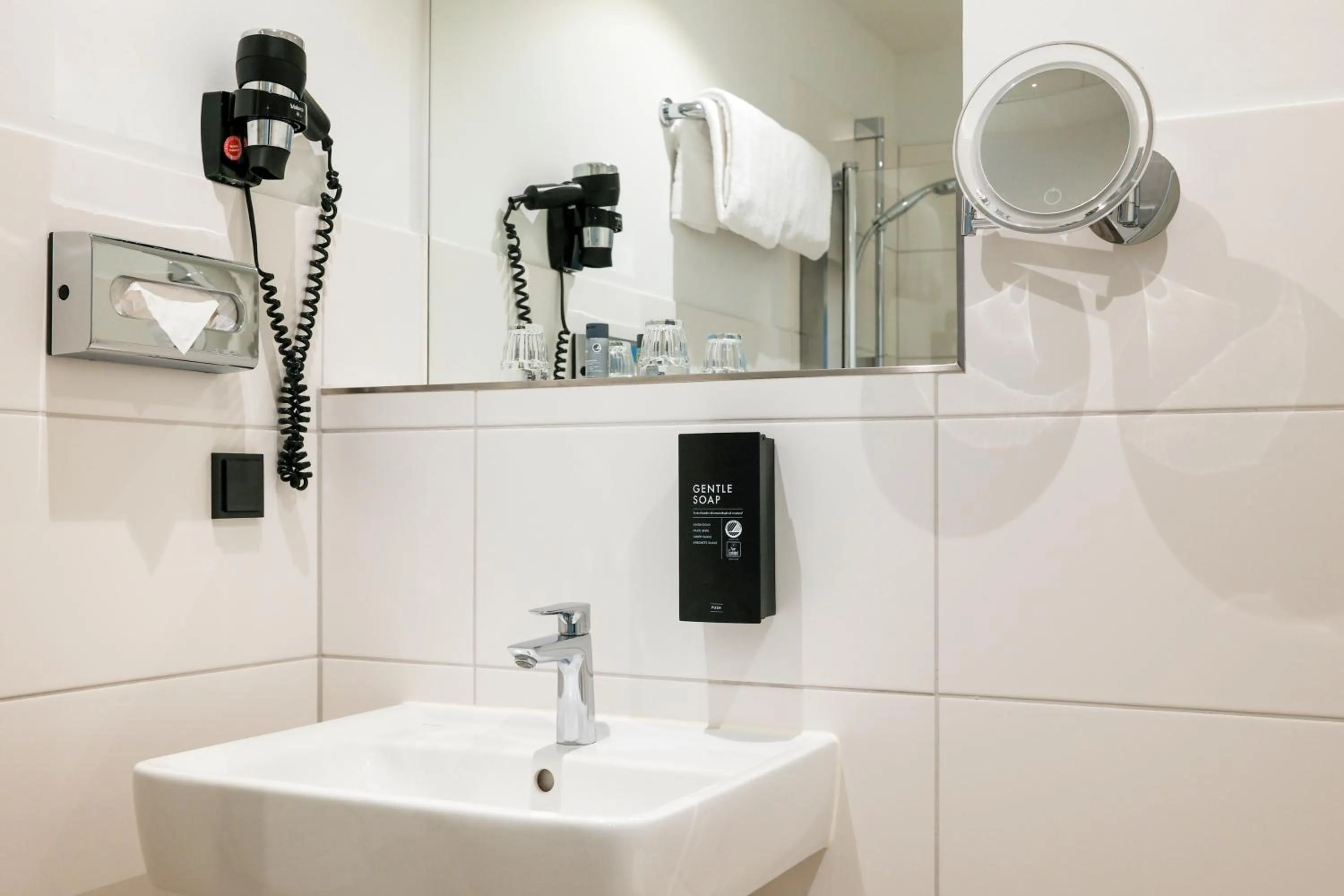 Bathroom in Hotel am Borsigturm