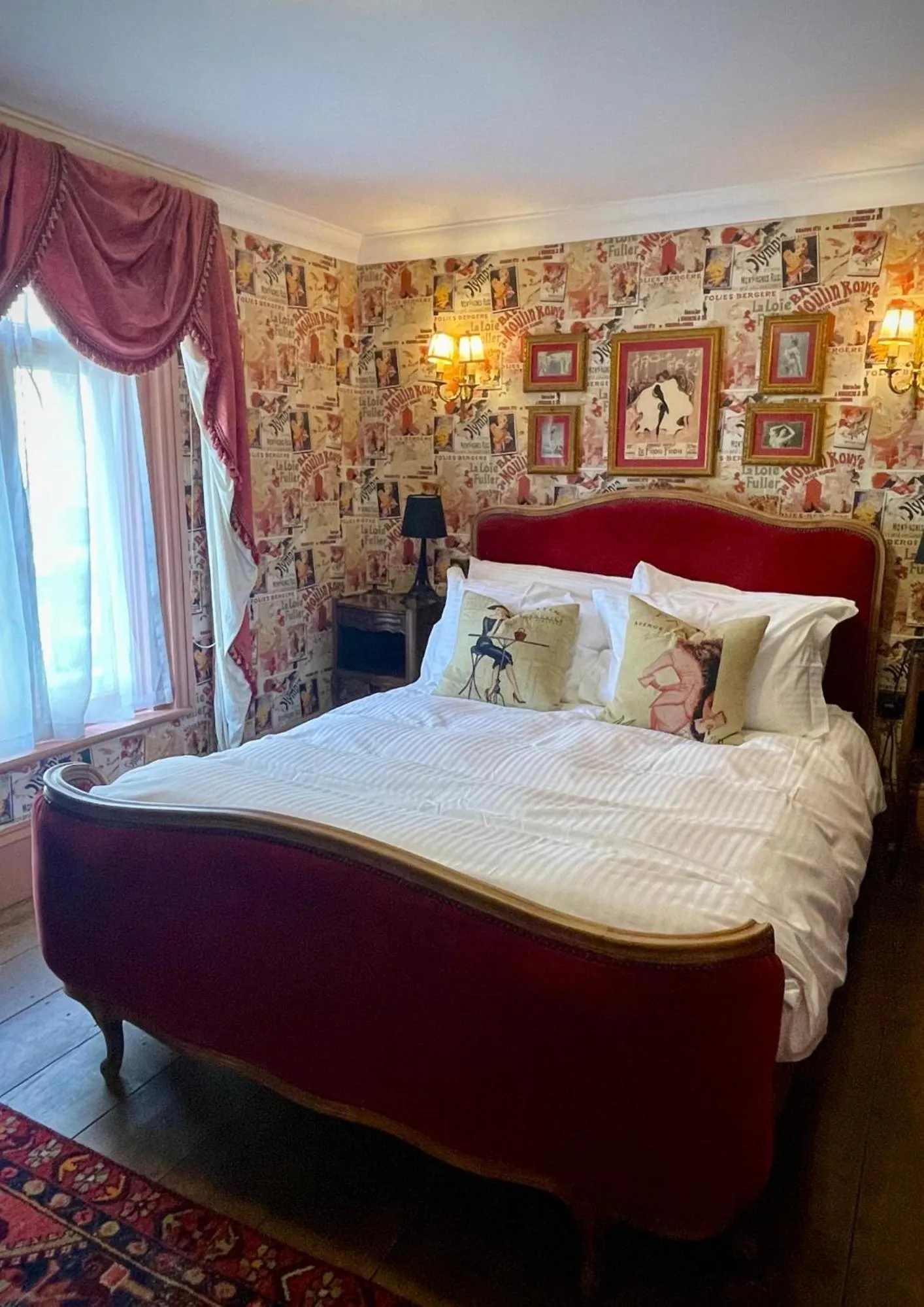 Bed in Ebenezer's Place