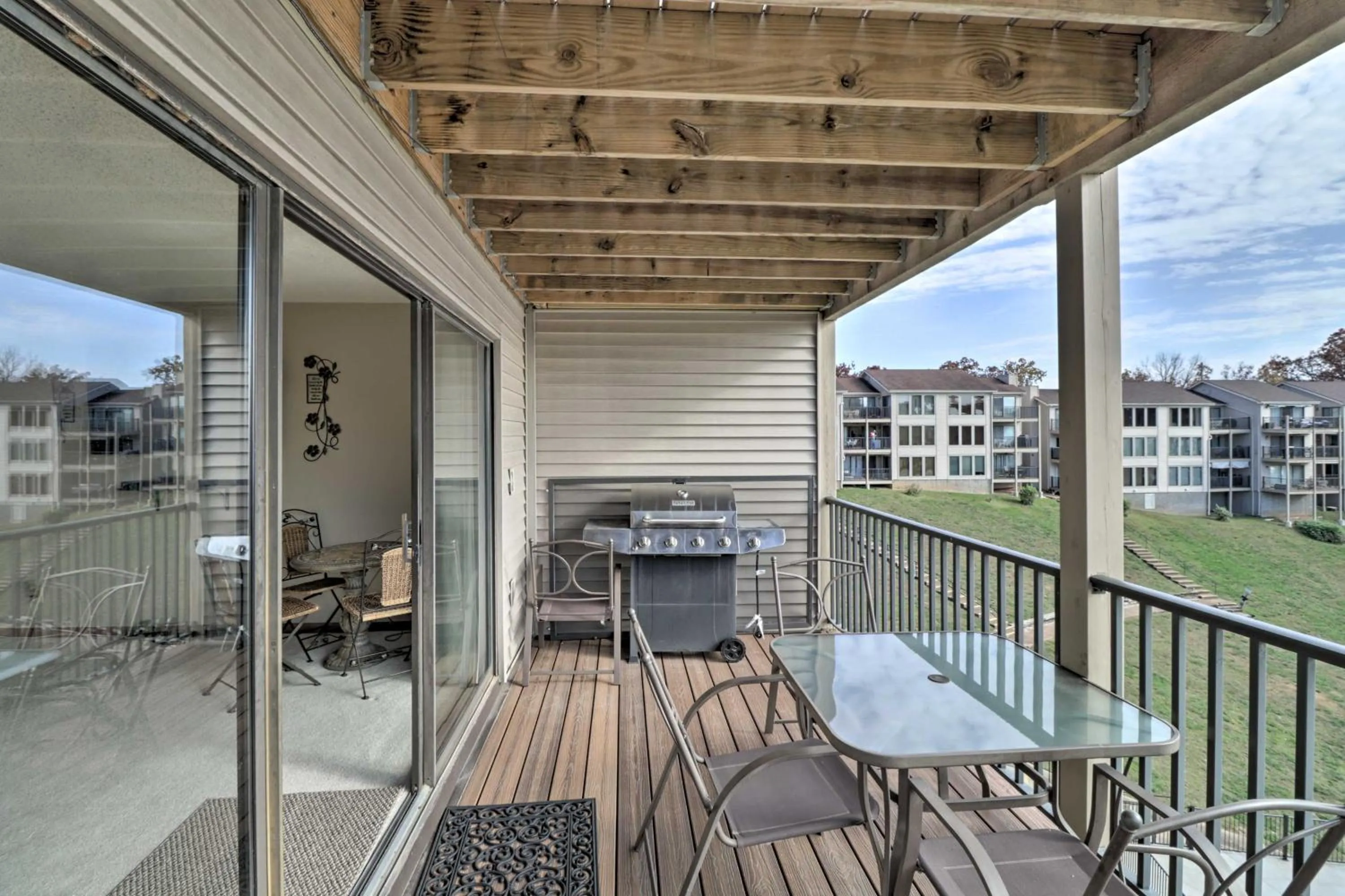 Lake Ozark Condo with Pool and Fishing Docks!