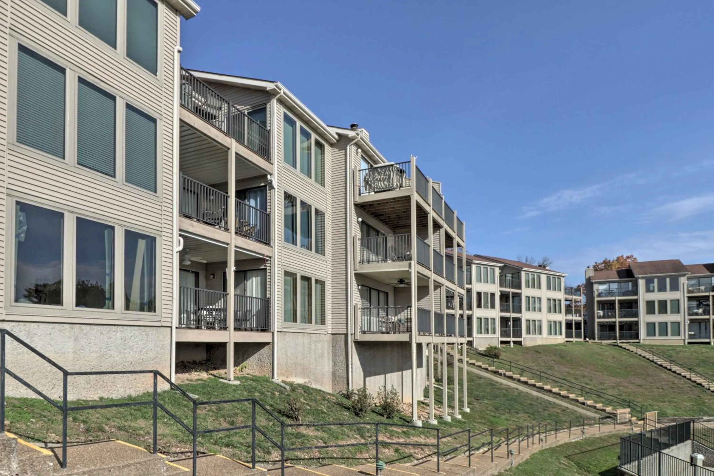 Lake Ozark Condo with Pool and Fishing Docks!