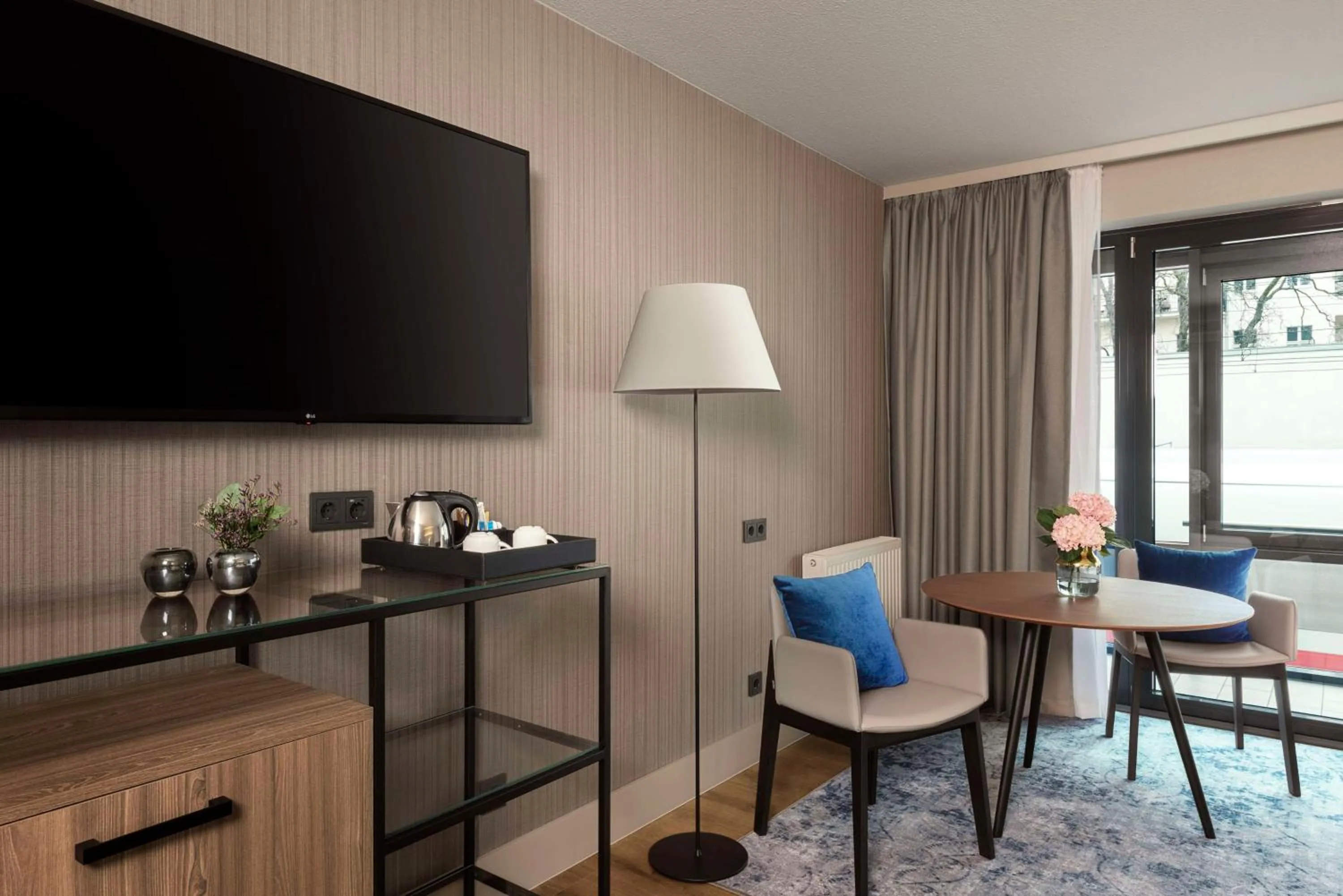 TV and multimedia in NH Berlin Kurfürstendamm