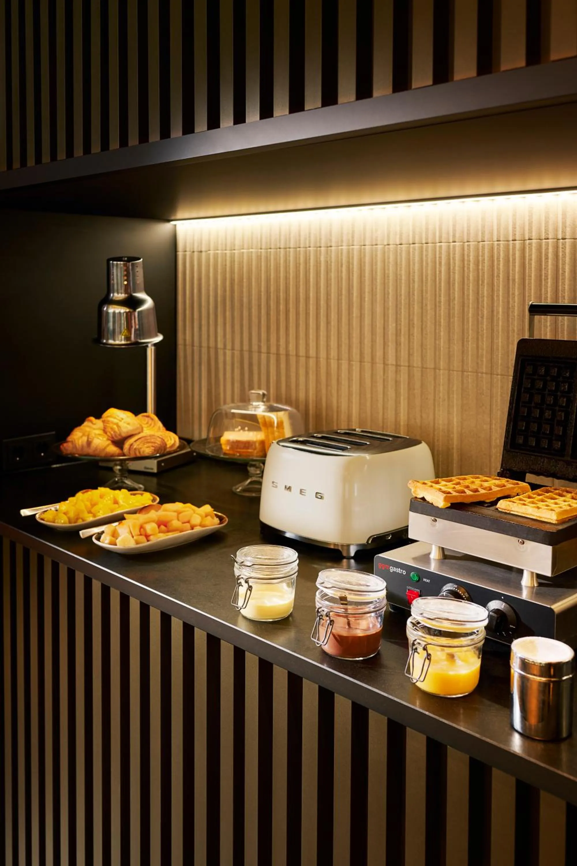 Food and drinks in NH Berlin Kurfürstendamm