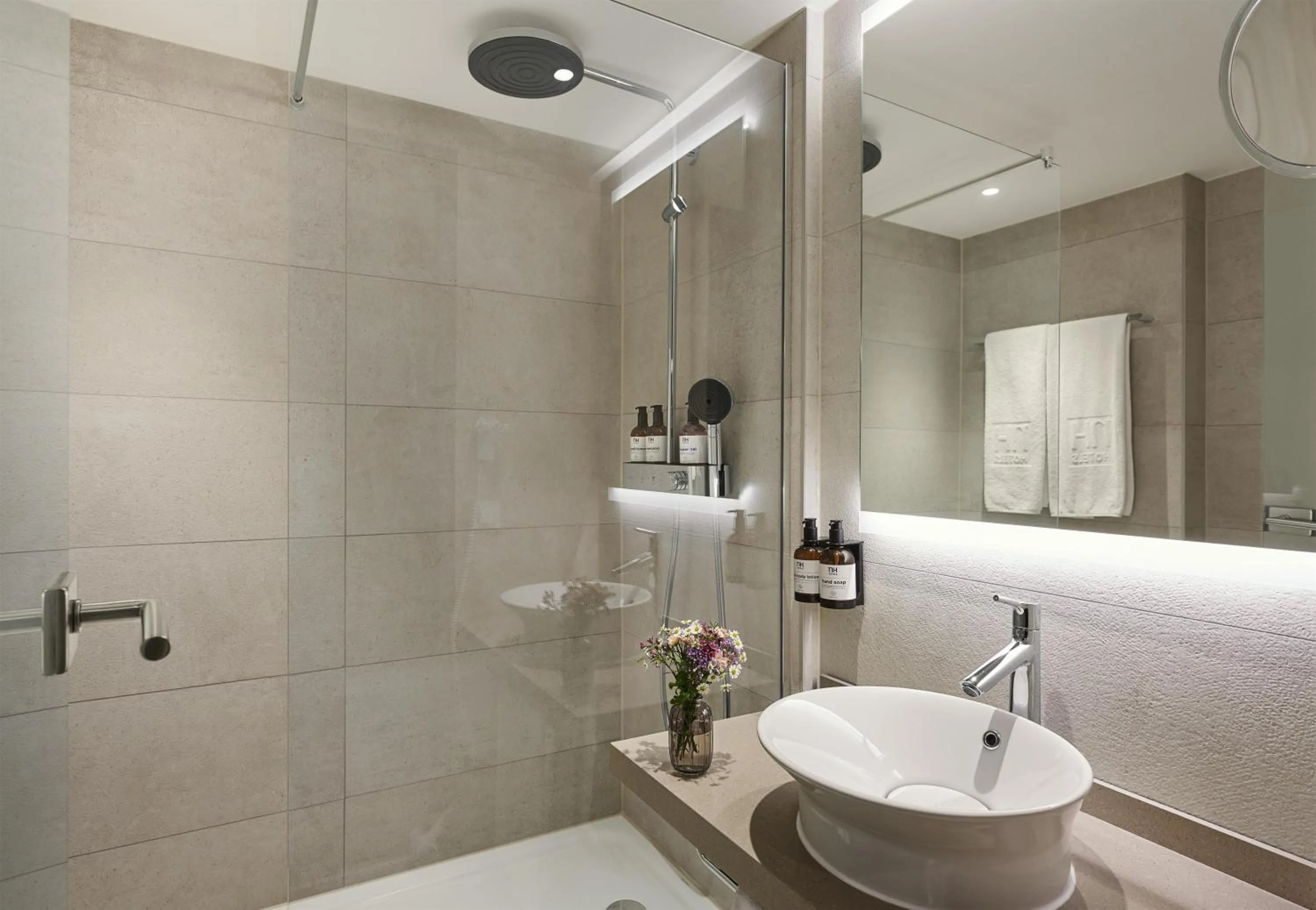 Bathroom in NH Berlin Kurfürstendamm