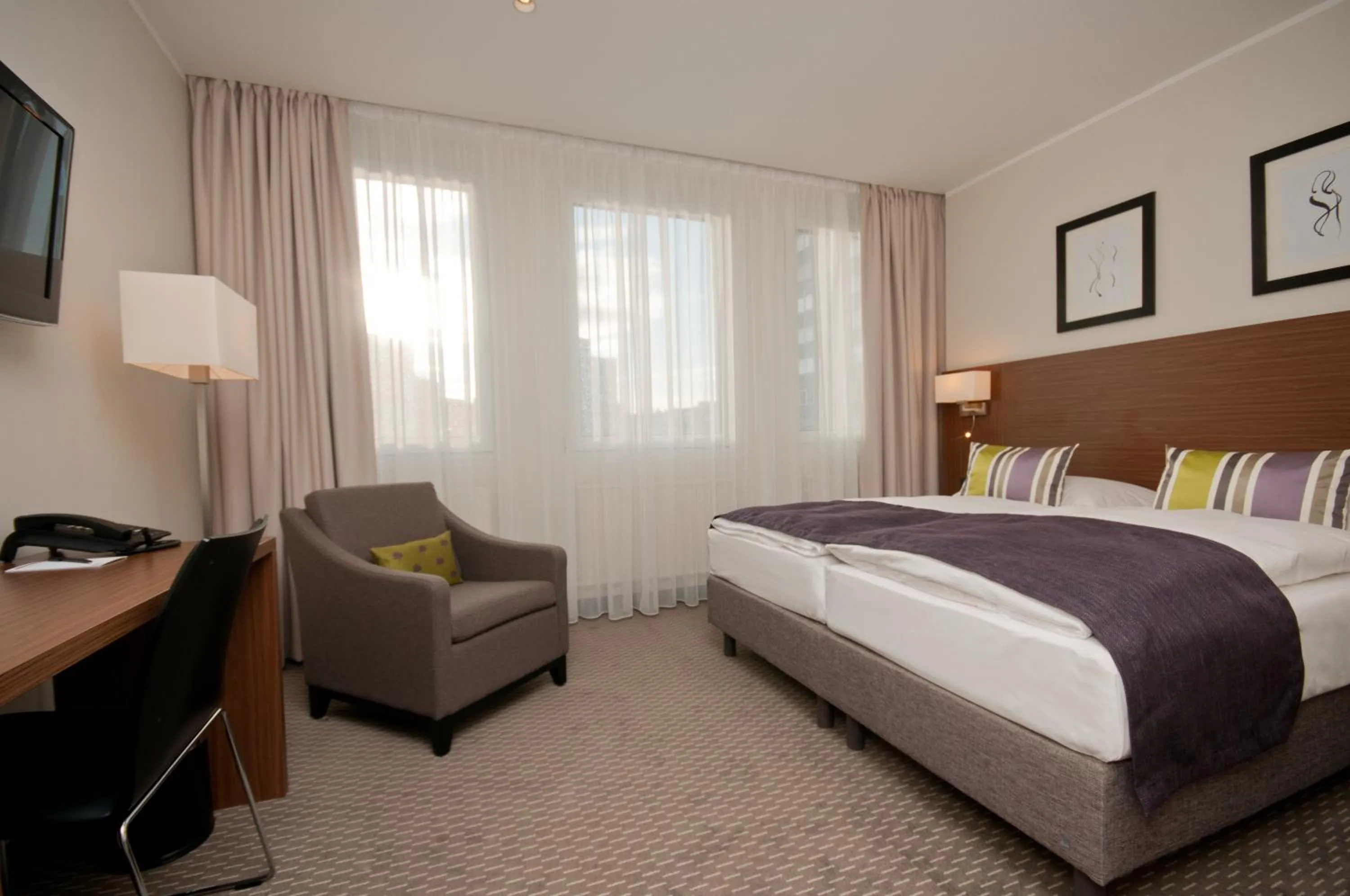 Photo of the whole room, Bed in Sylter Hof Berlin