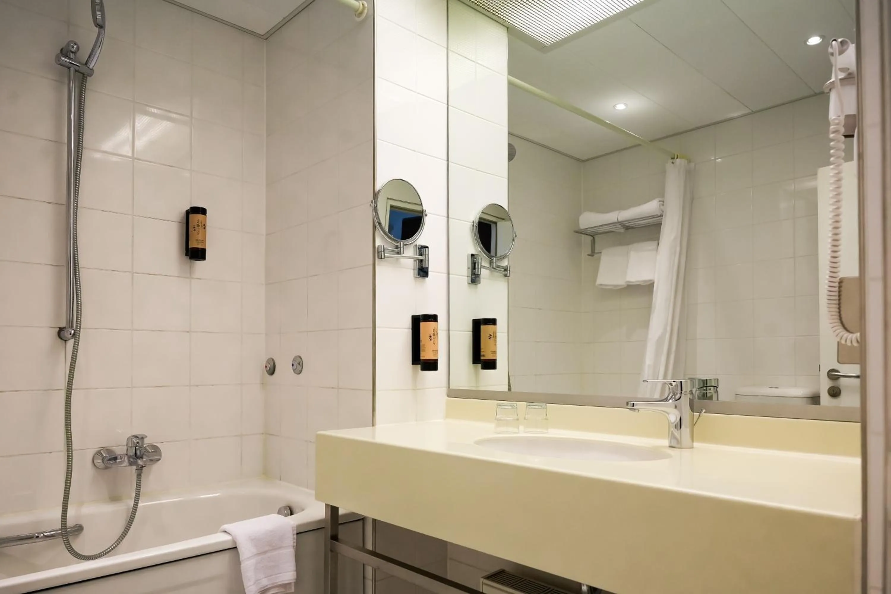 Bathroom in Sylter Hof Berlin