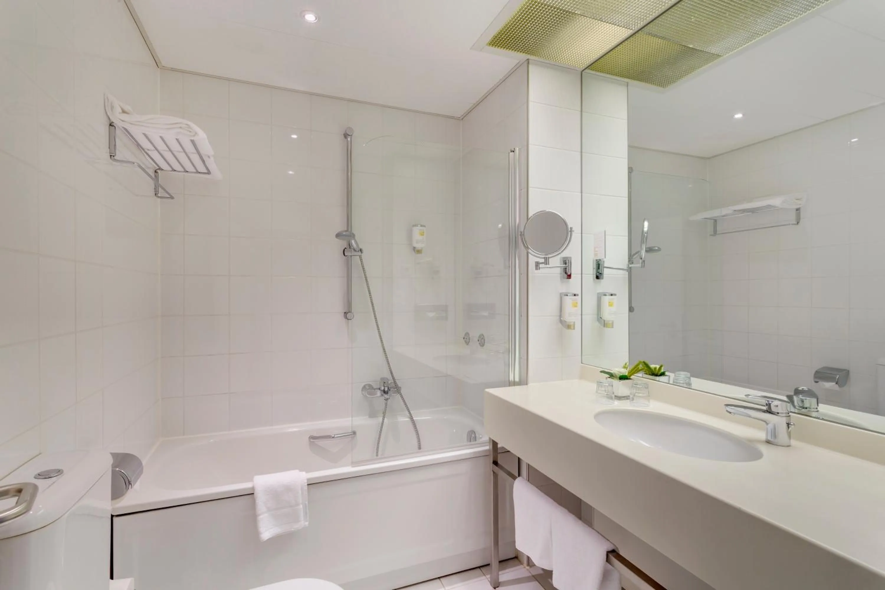 Bathroom in Sylter Hof Berlin