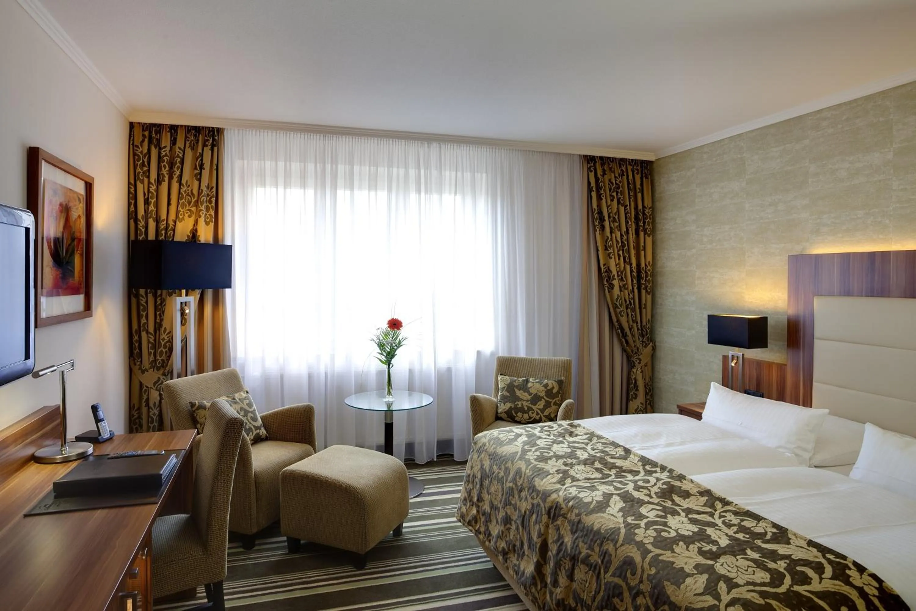 Photo of the whole room, Bed in Best Western Plus Hotel Böttcherhof