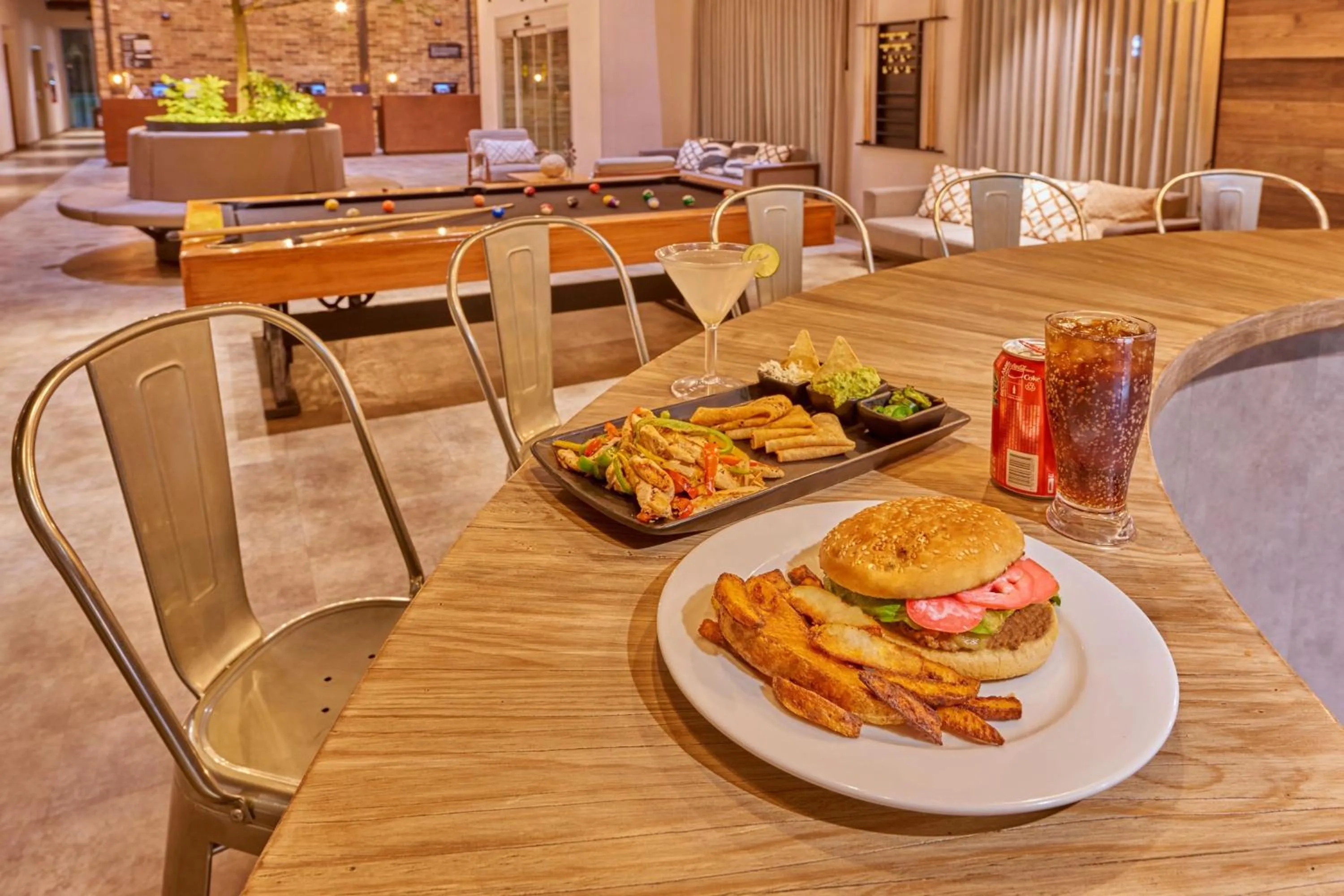 Restaurant/places to eat in City Express Plus by Marriott Mexicali