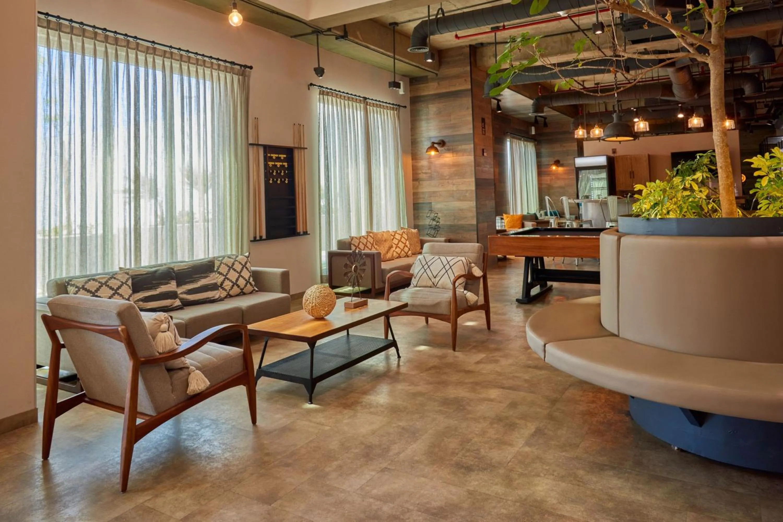 Lobby or reception in City Express Plus by Marriott Mexicali