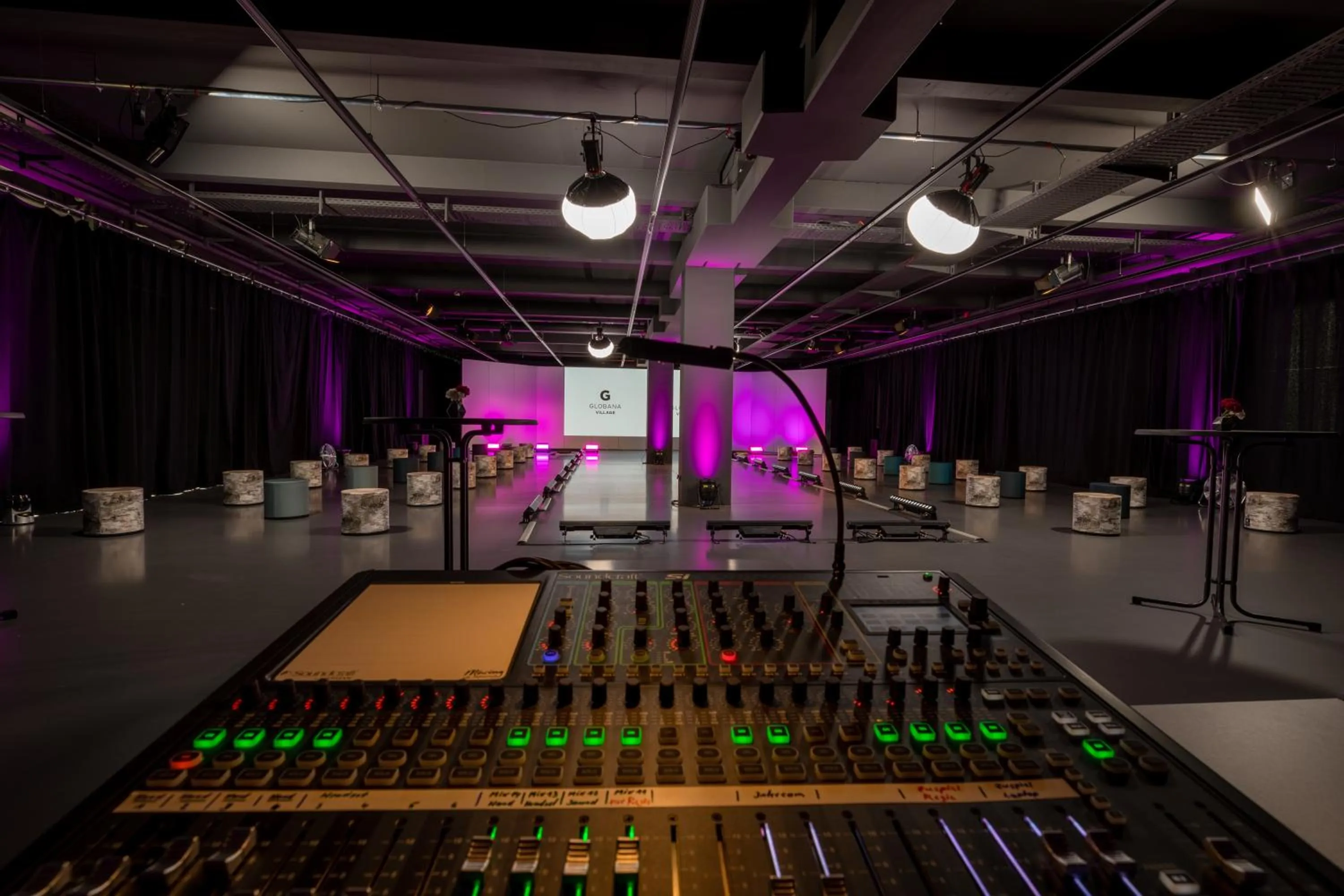 Meeting/conference room in Globana Airport Hotel