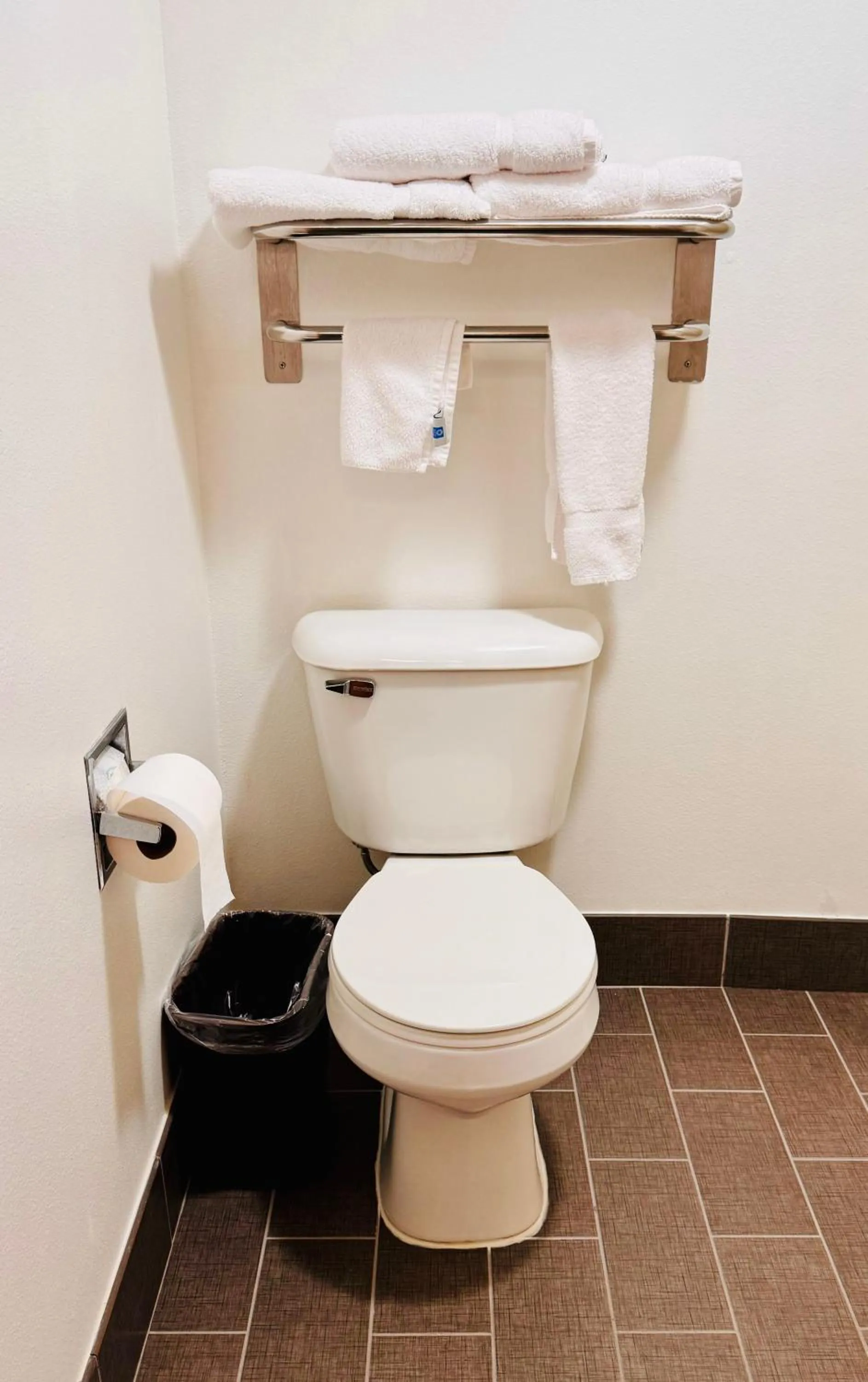 Toilet in Forest City Inn