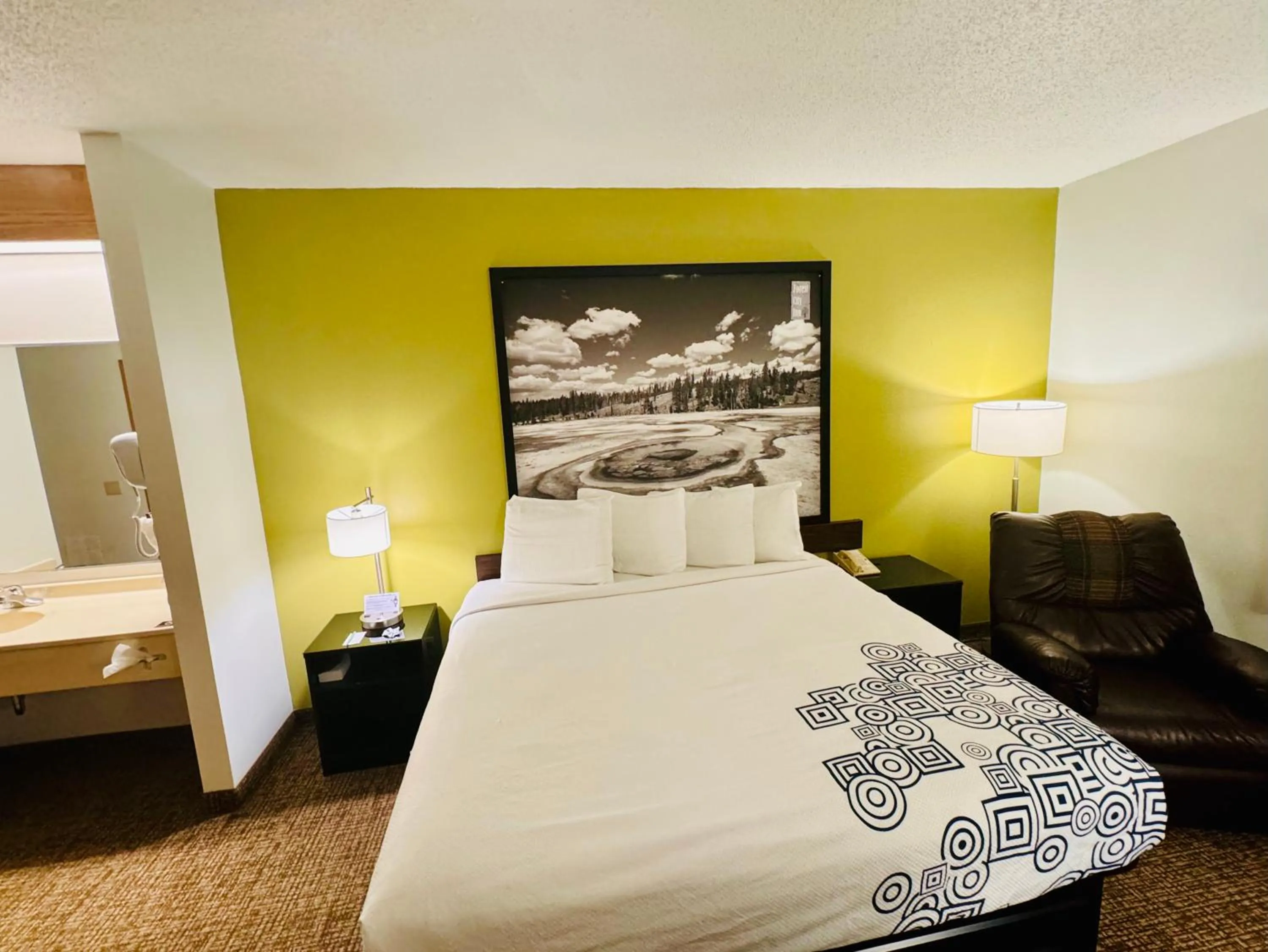 Bed in Forest City Inn