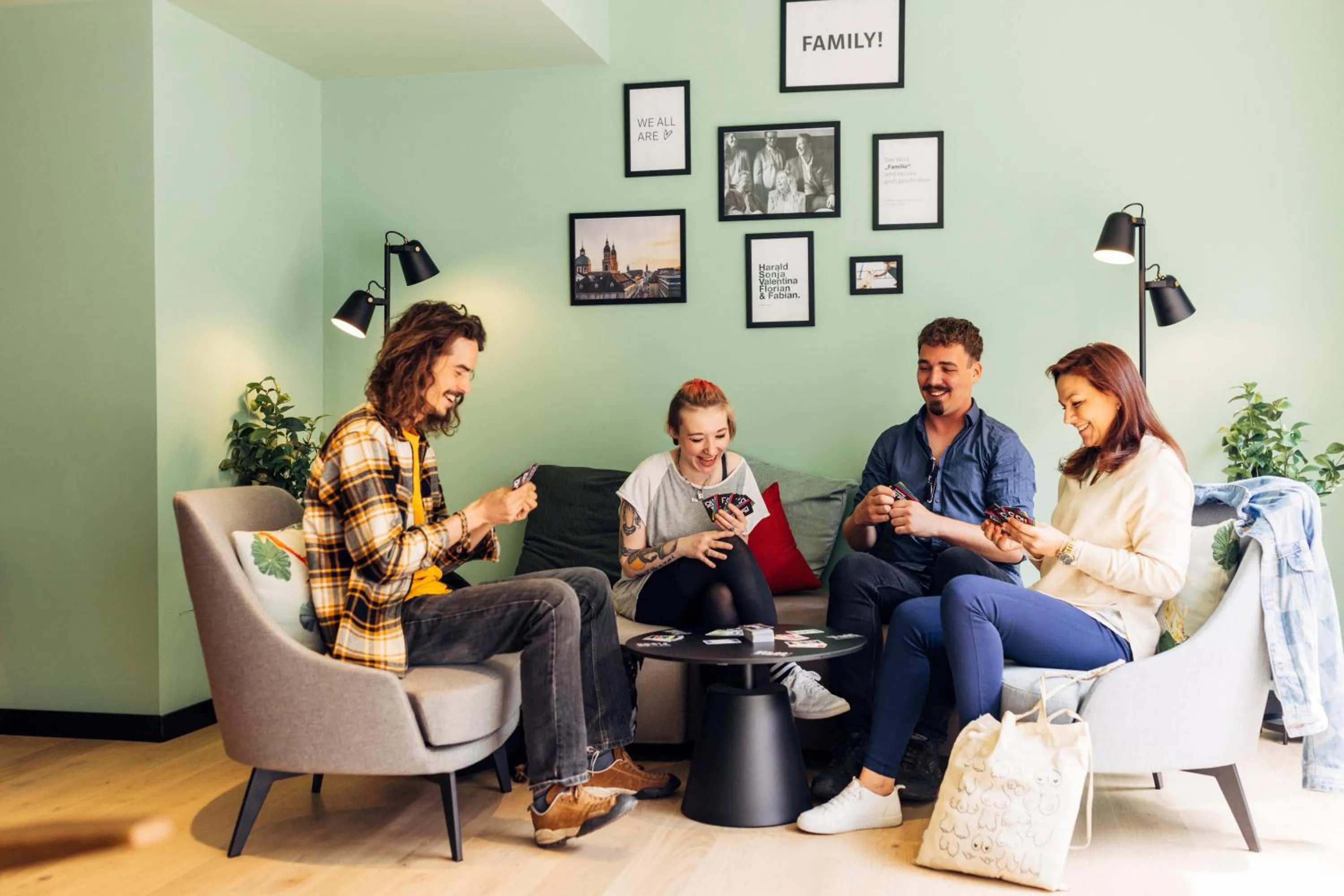 People in harry's home Berlin-Moabit hotel & apartments