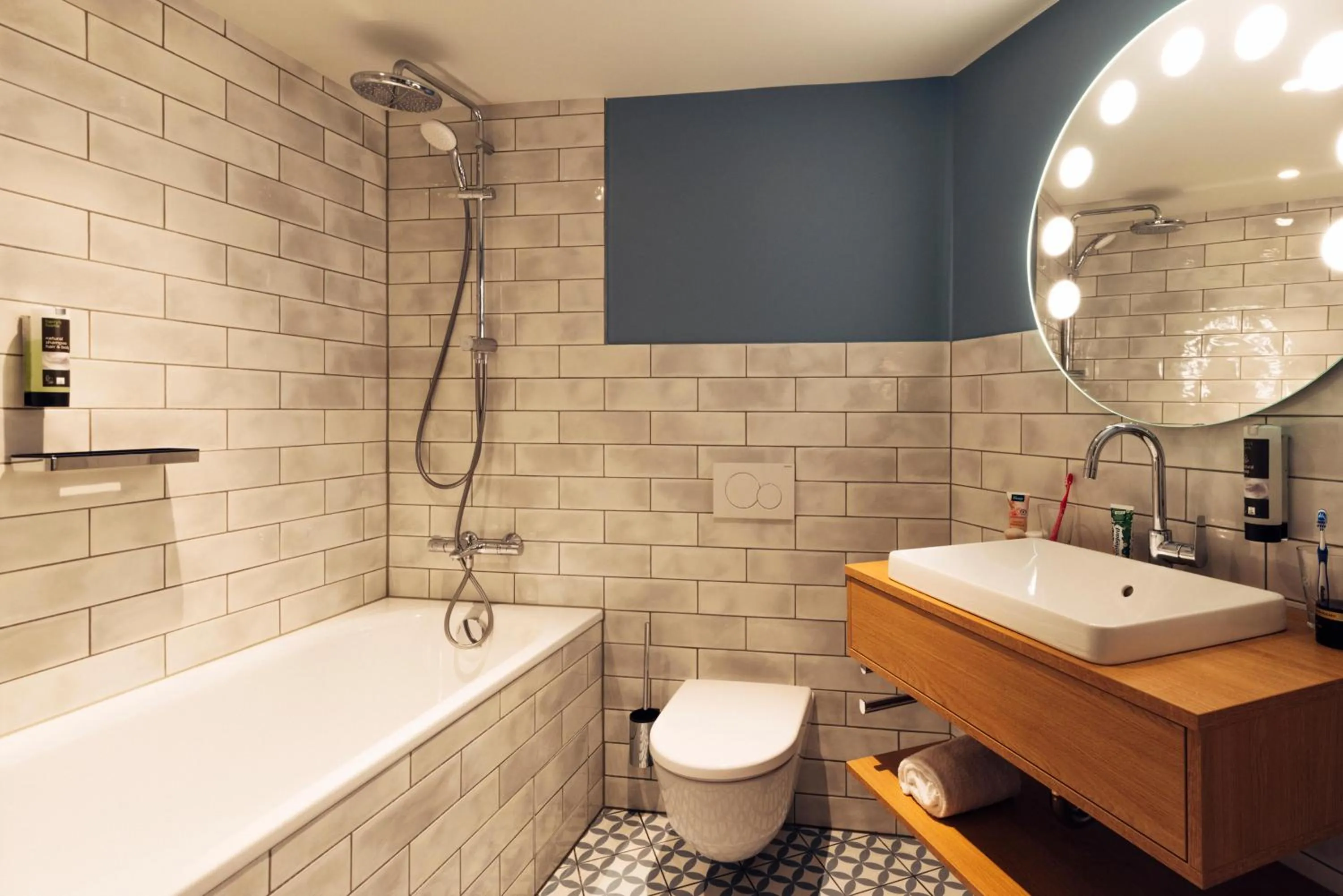 Bathroom in harry's home Berlin-Moabit hotel & apartments