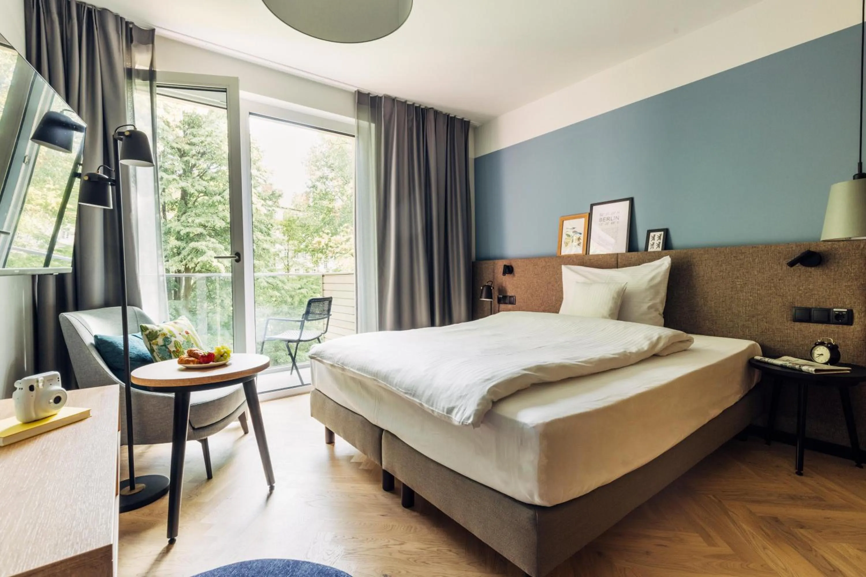 Photo of the whole room, Bed in harry's home Berlin-Moabit hotel & apartments