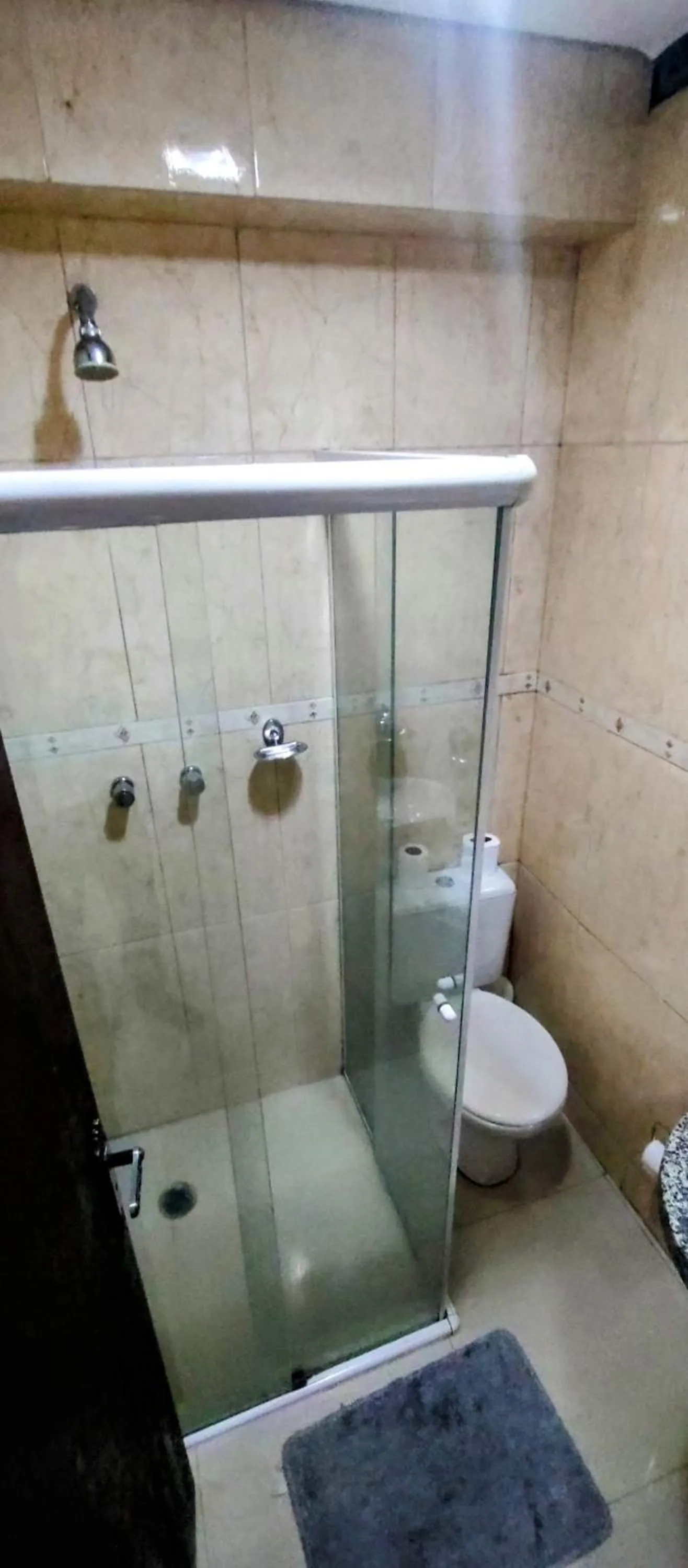 Shower in Aero Plaza Hotel