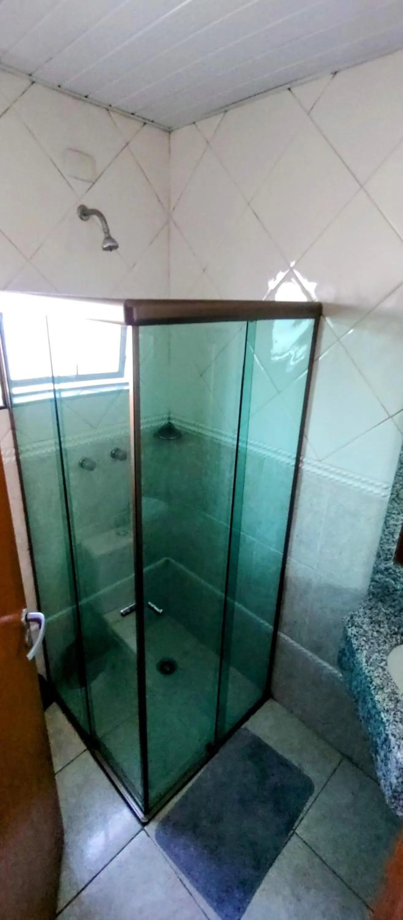 Shower in Aero Plaza Hotel