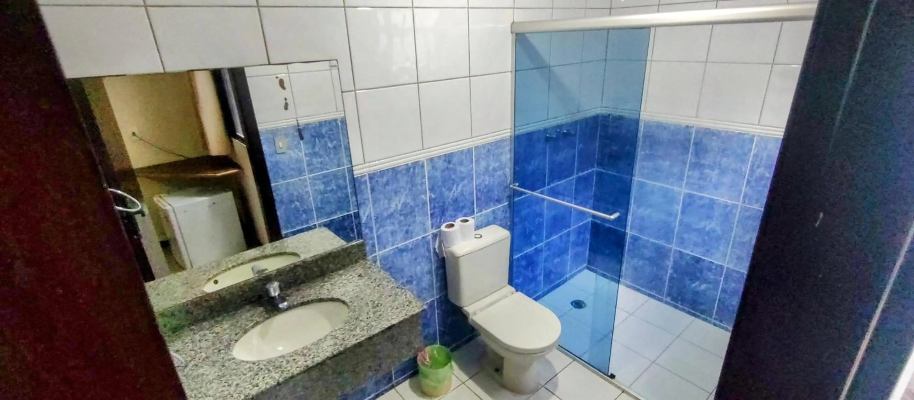 Shower in Aero Plaza Hotel