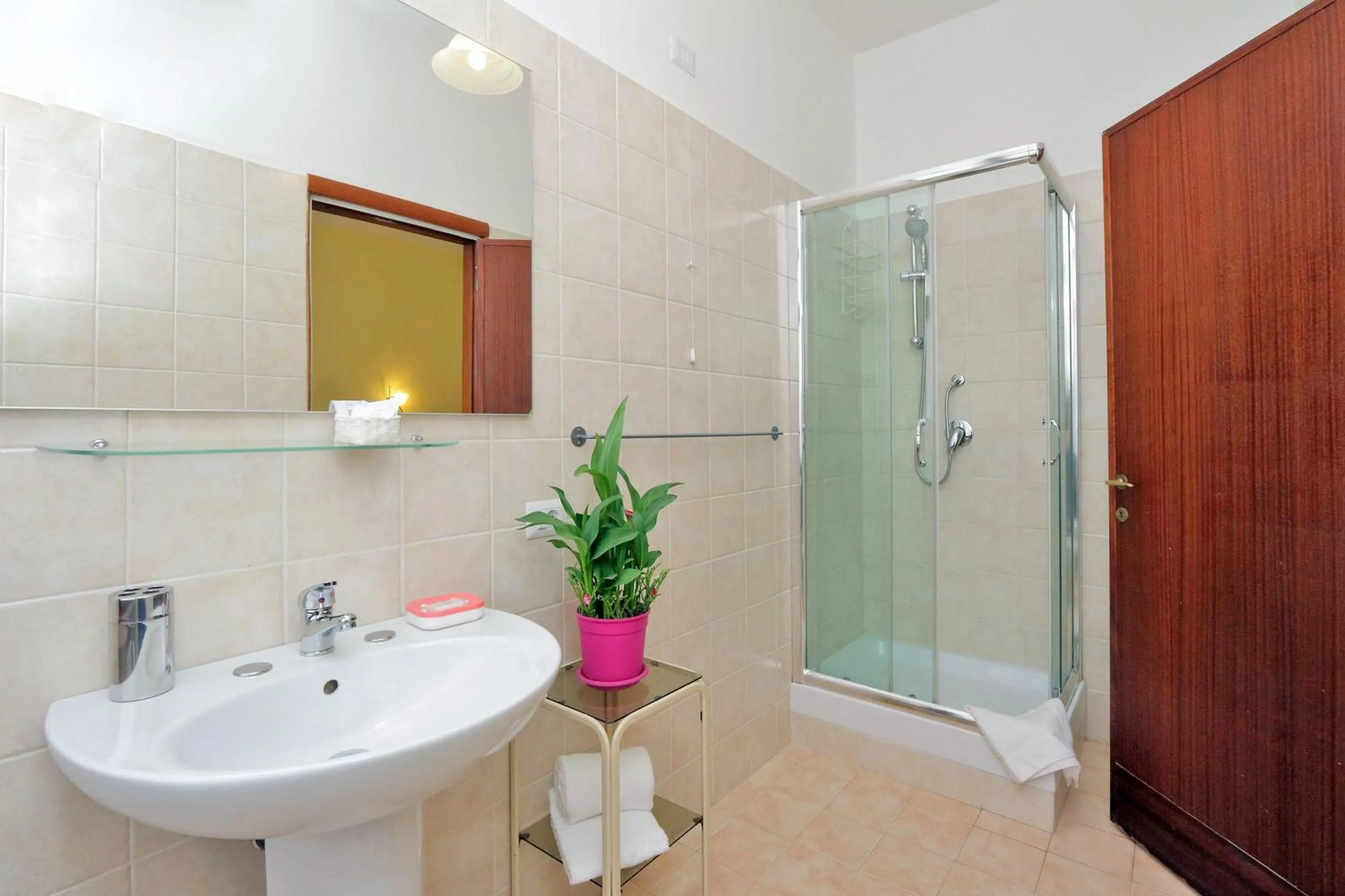 Shower in Bed and Breakfast La Stazione Del Vaticano