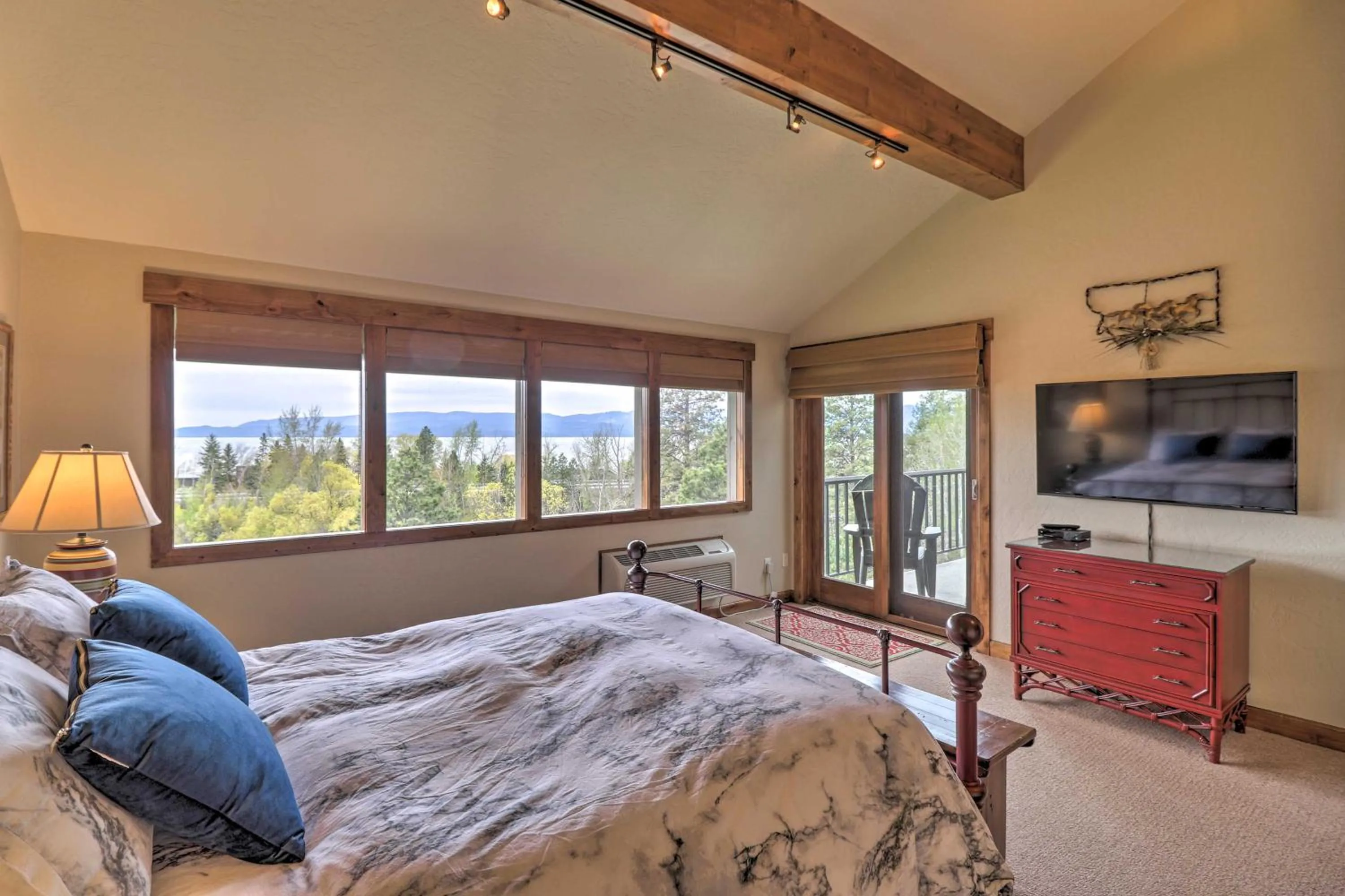 Bed in Expansive Bigfork Resort Retreat on Flathead Lake!