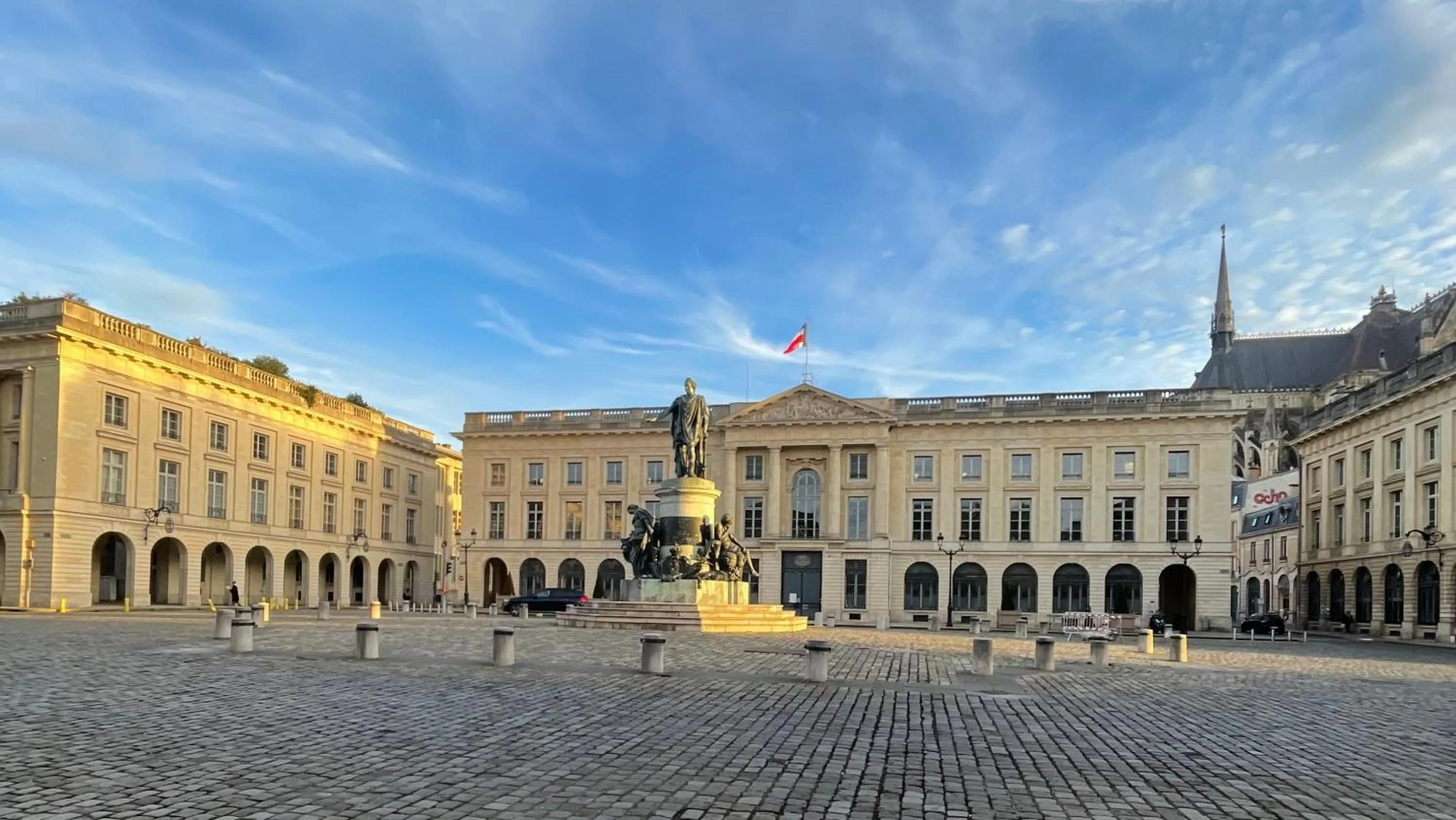 LE NID DES HALLES, au cœur du Boulingrin