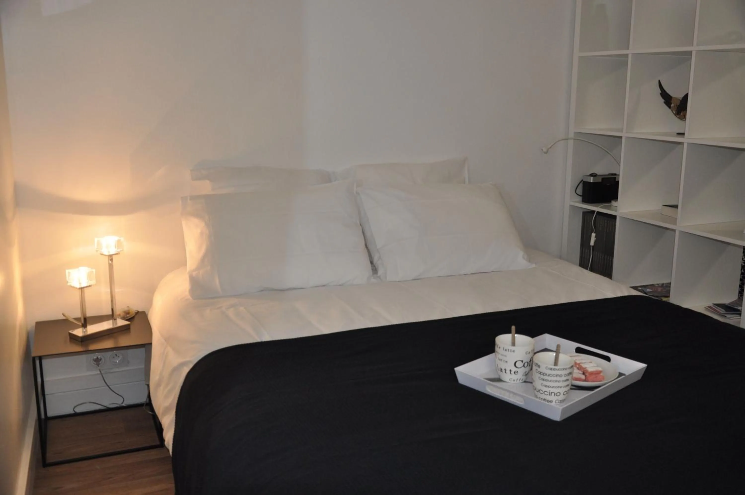Photo of the whole room, Bed in LE NID DES HALLES, au cœur du Boulingrin