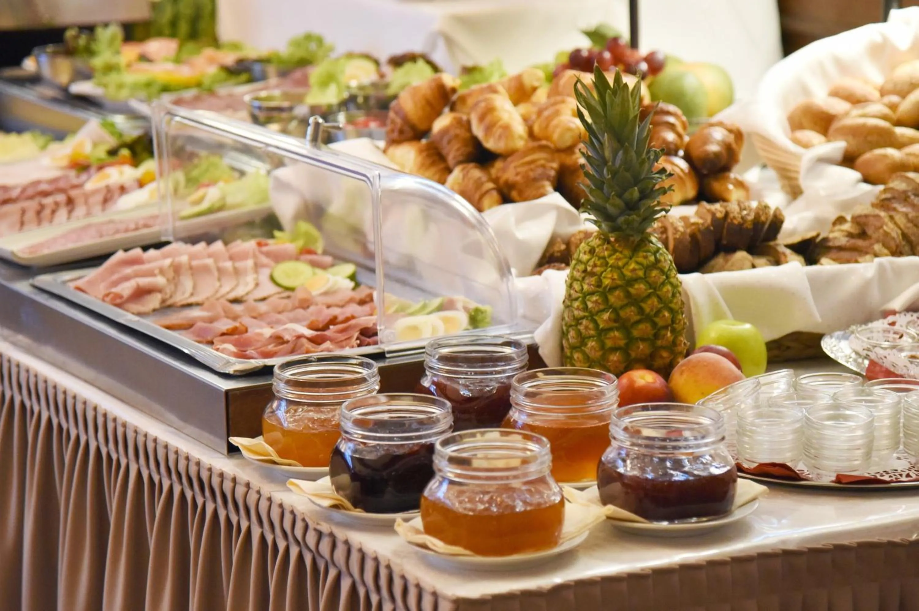 Buffet breakfast in Hotel Tiergarten Berlin