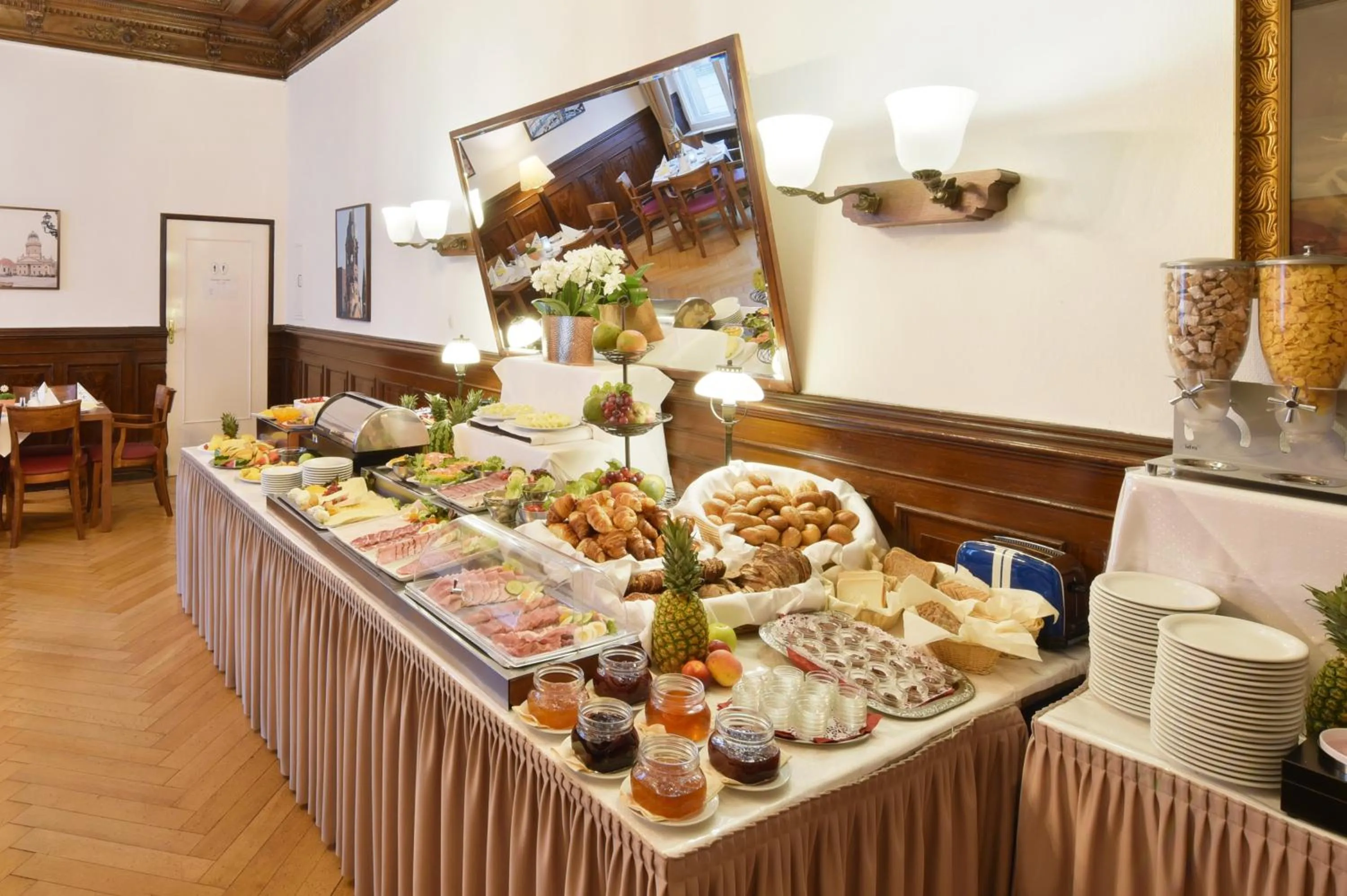 Buffet breakfast in Hotel Tiergarten Berlin