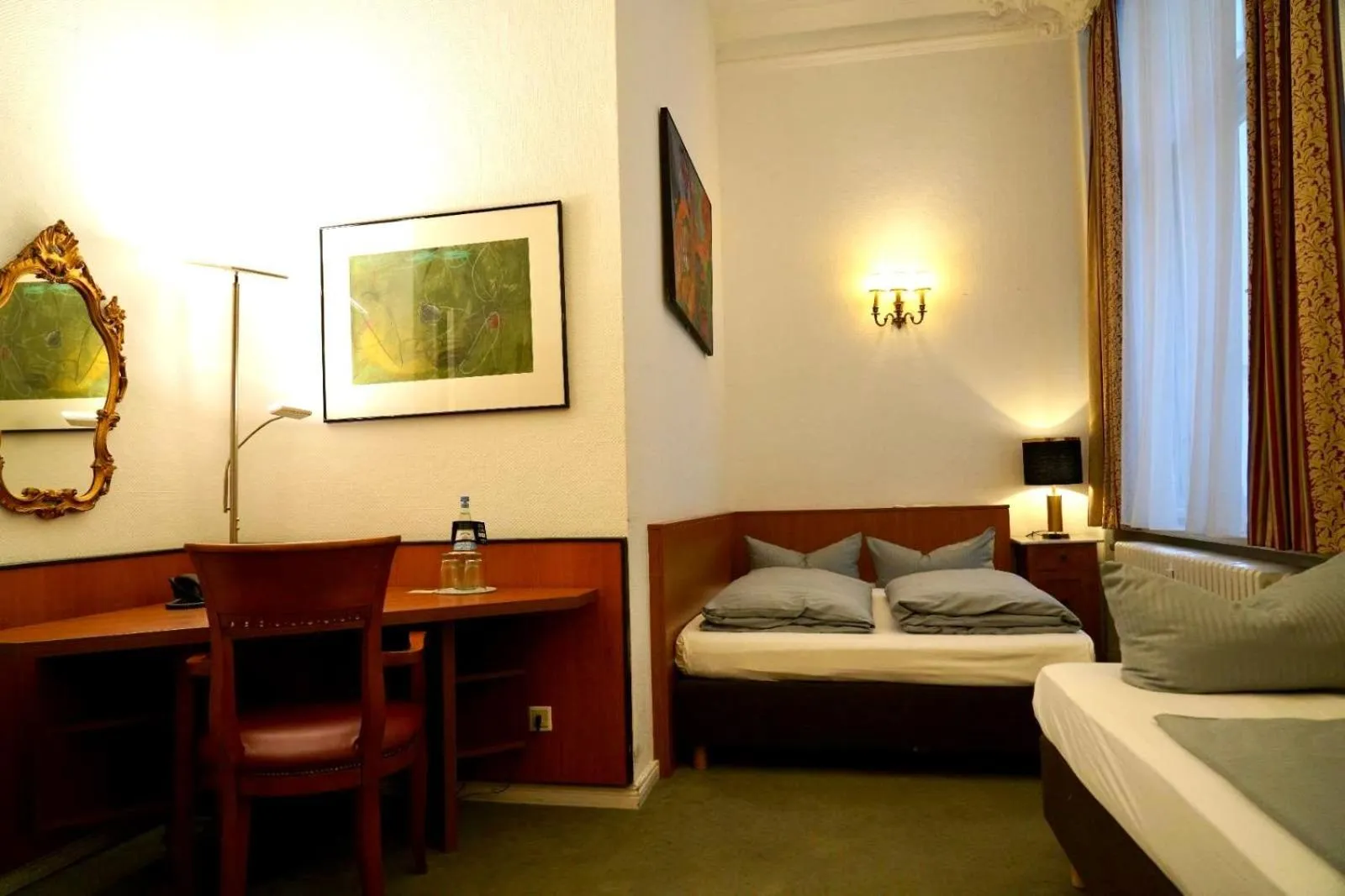 Photo of the whole room, Bed in Hotel Tiergarten Berlin