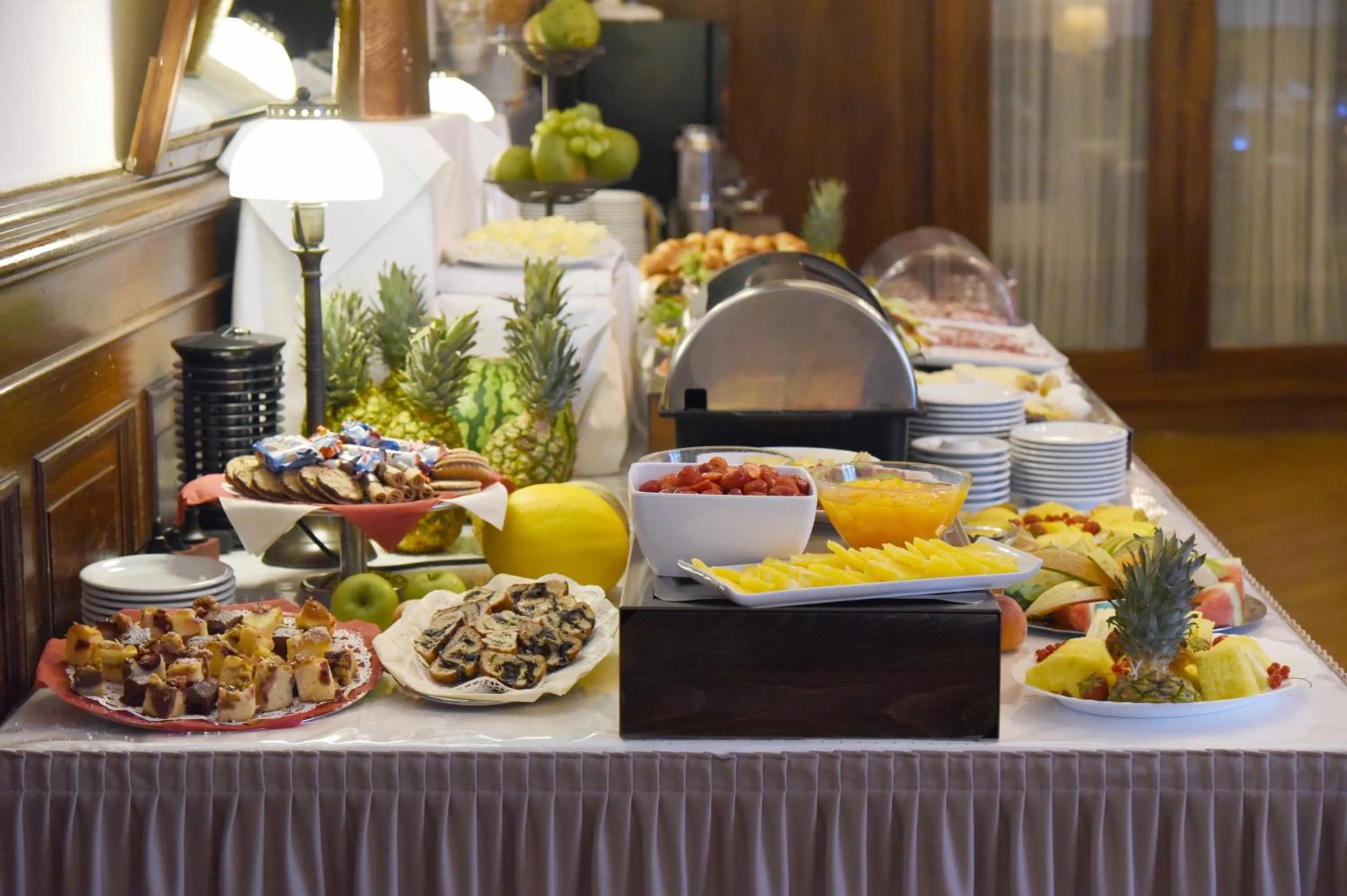 Buffet breakfast in Hotel Tiergarten Berlin