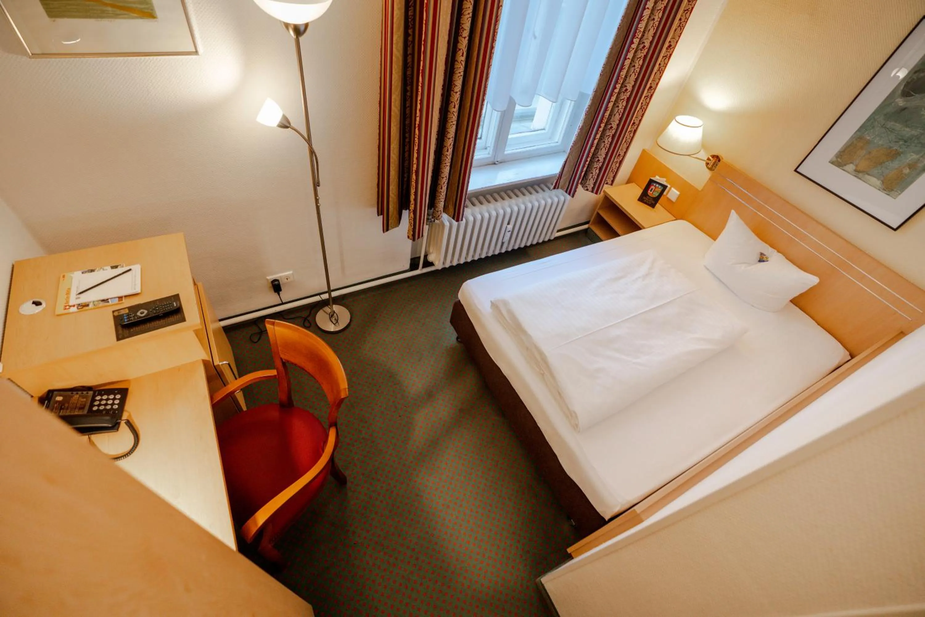 Photo of the whole room, Bed in Hotel Tiergarten Berlin