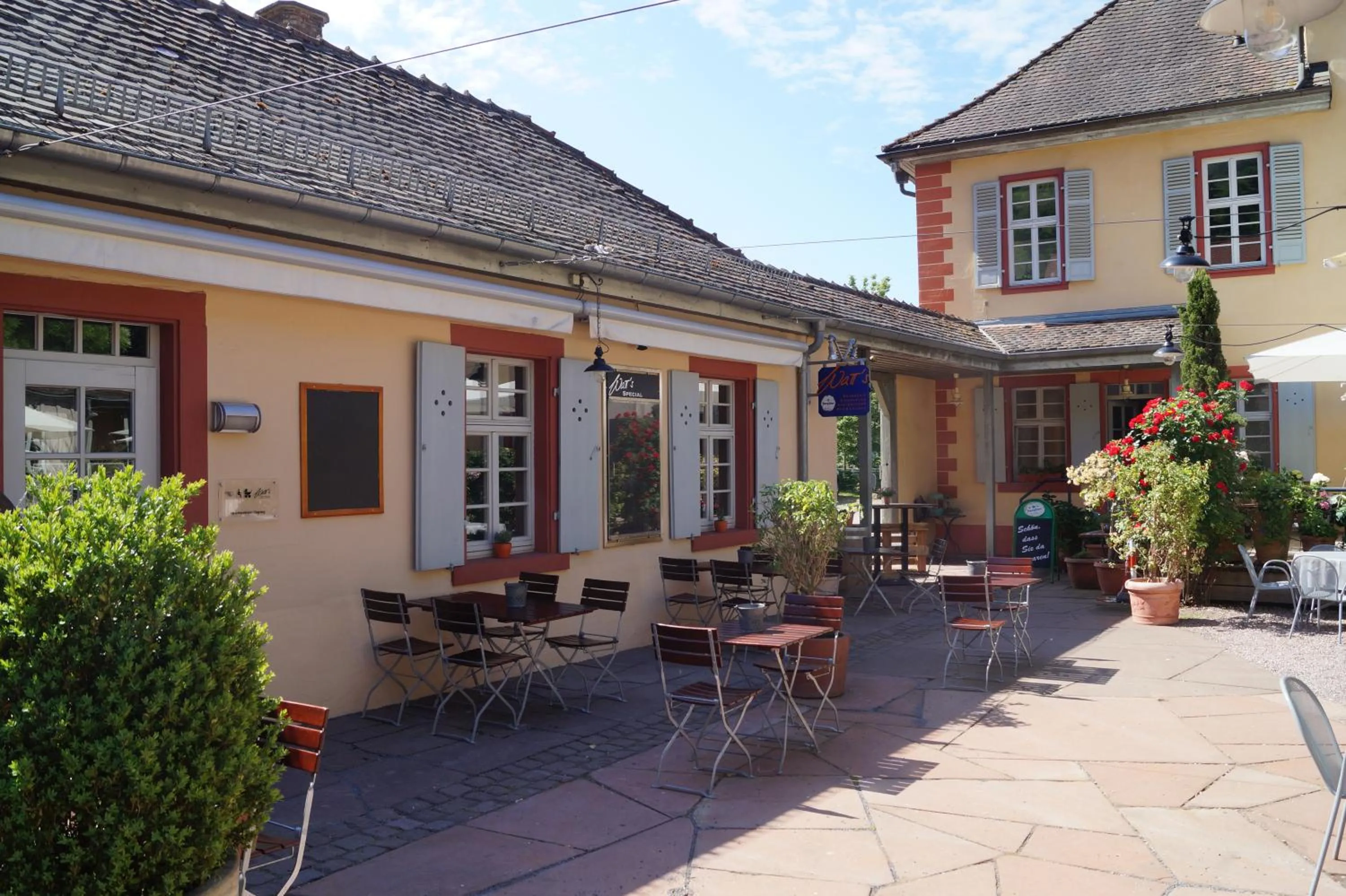 Restaurant/places to eat in Hotel Watthalden