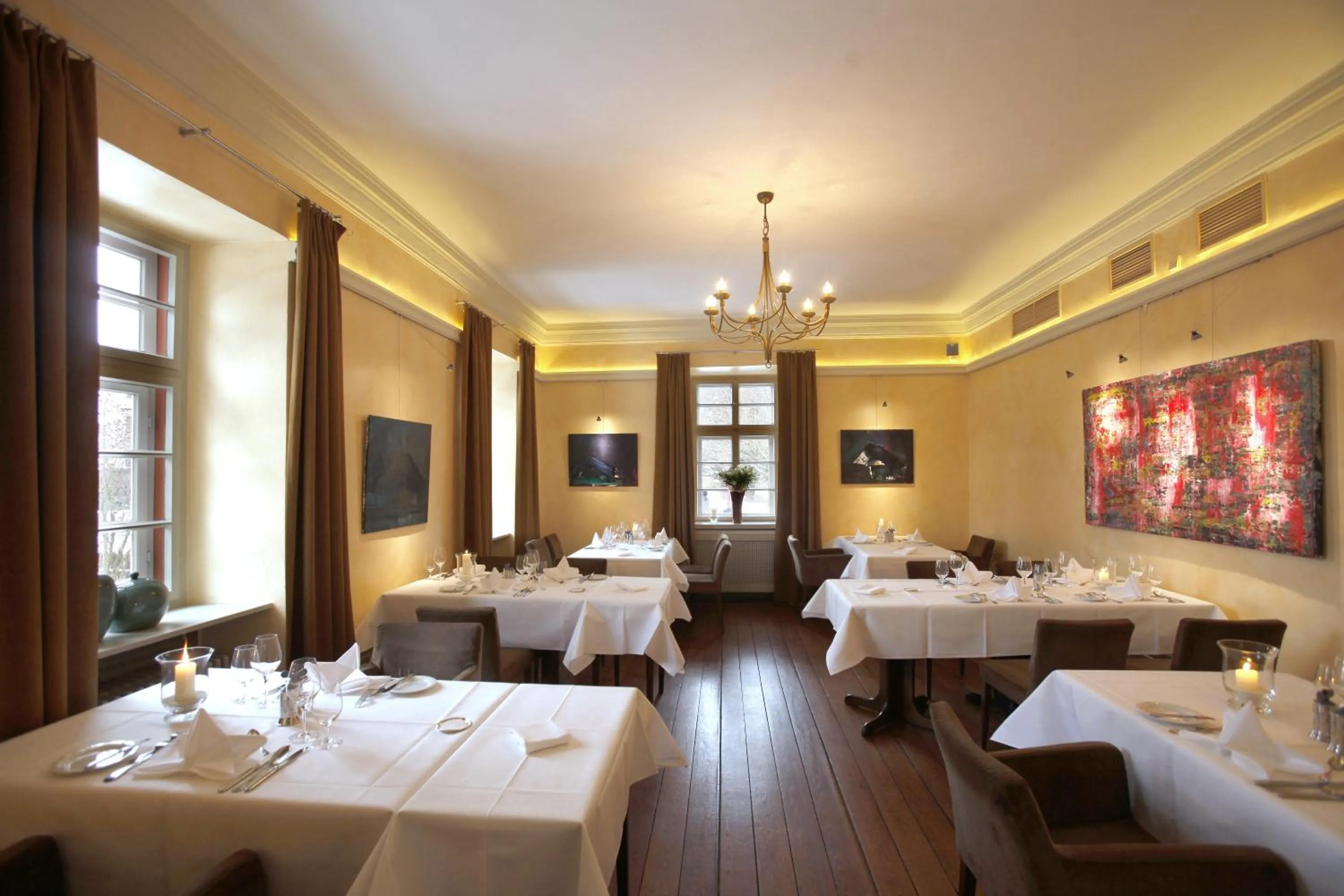 Restaurant/places to eat in Hotel Watthalden