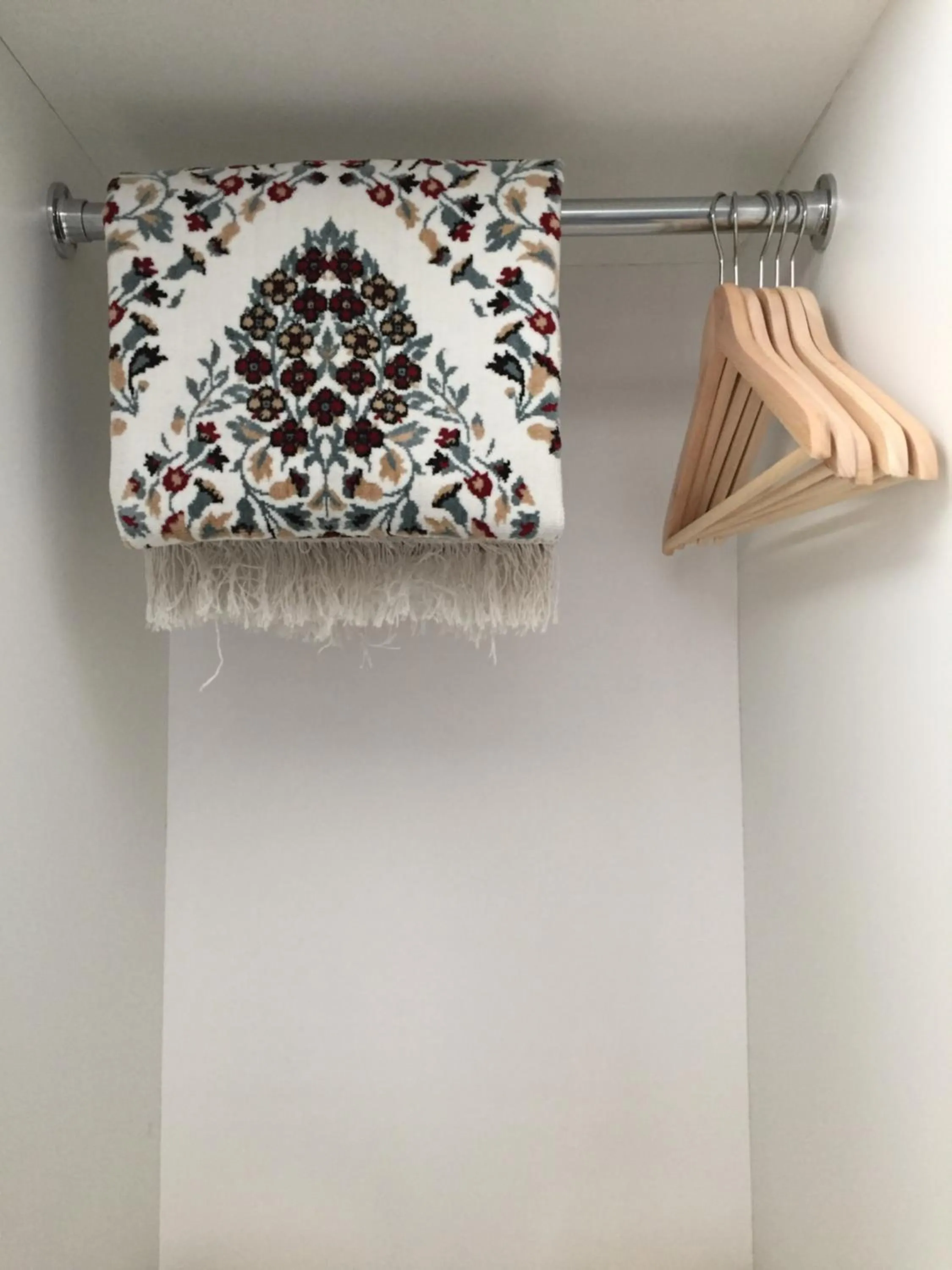 wardrobe in Emira Residence Seksyen 13 Shah Alam by Lodge Alpha LaVista