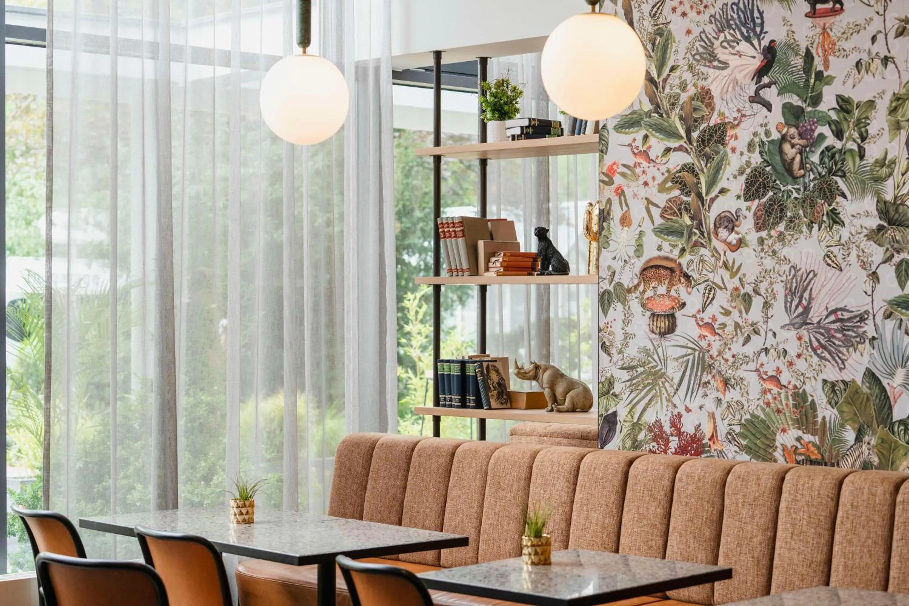 Seating area in Hotel Berlin, Berlin, a member of Radisson Individuals