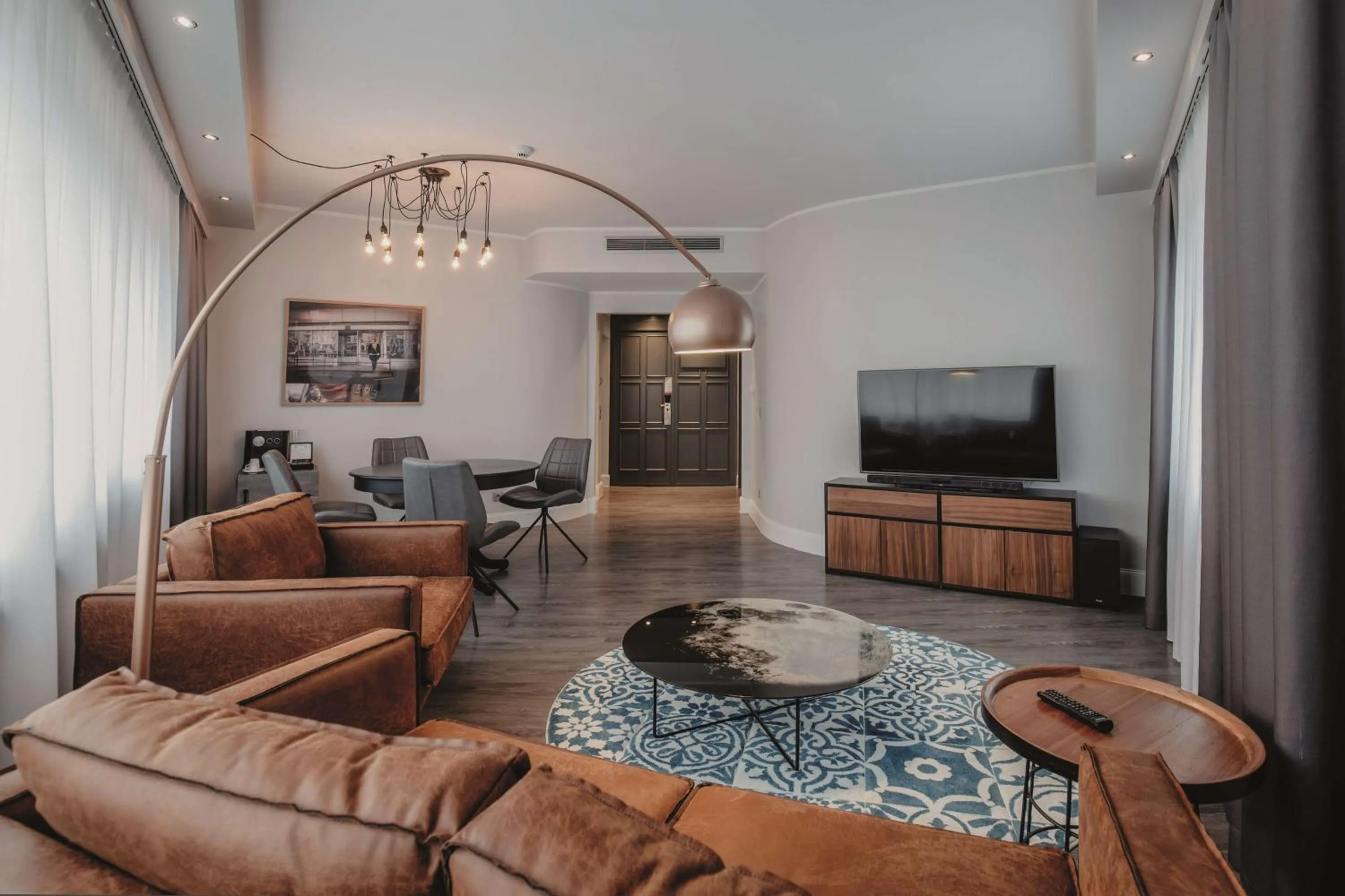 TV and multimedia in Hotel Berlin, Berlin, a member of Radisson Individuals