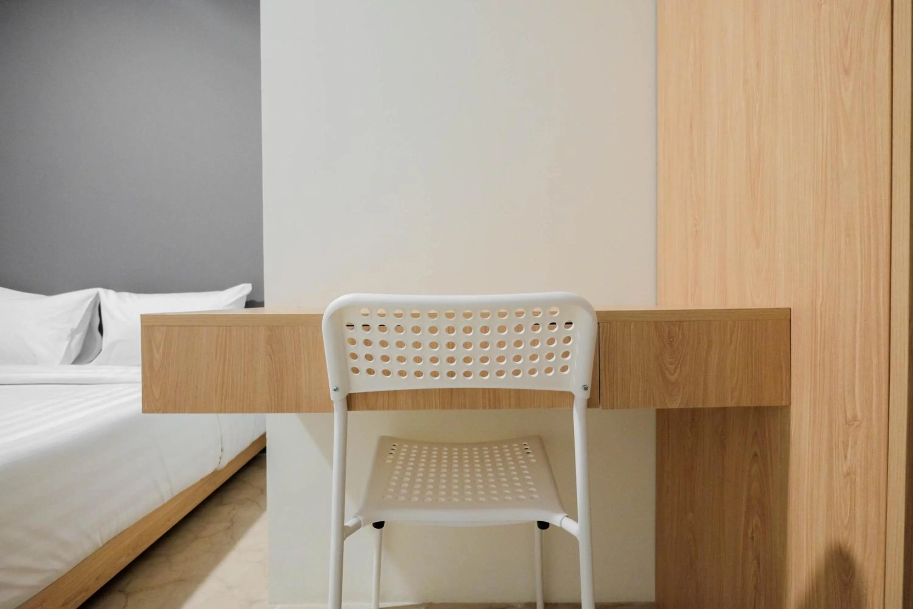 Bedroom, Bed in Comfy 3BR at L'Avenue Apartment Pancoran By Travelio