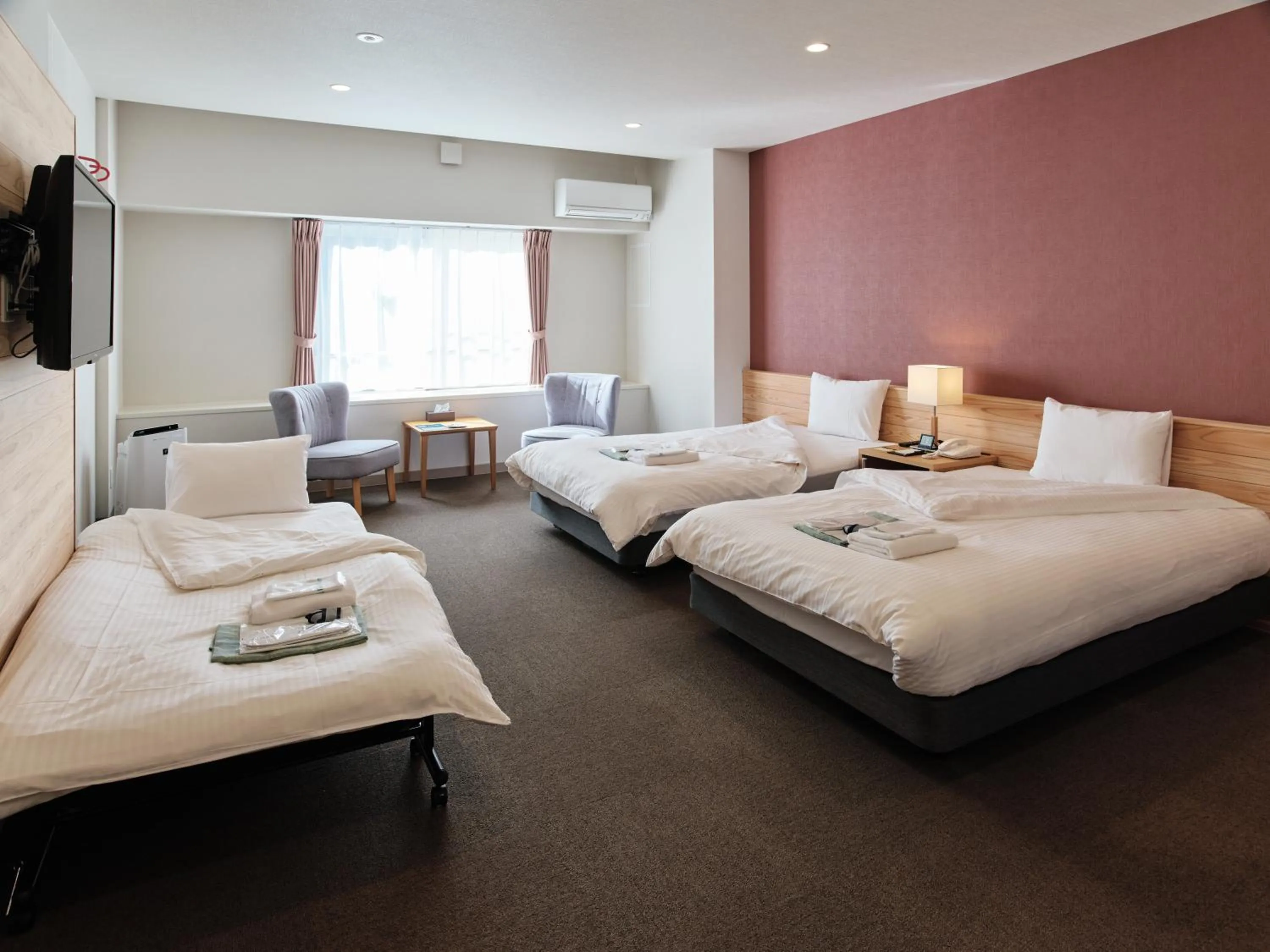 Photo of the whole room in フォレストかみきた Forest Kamikita