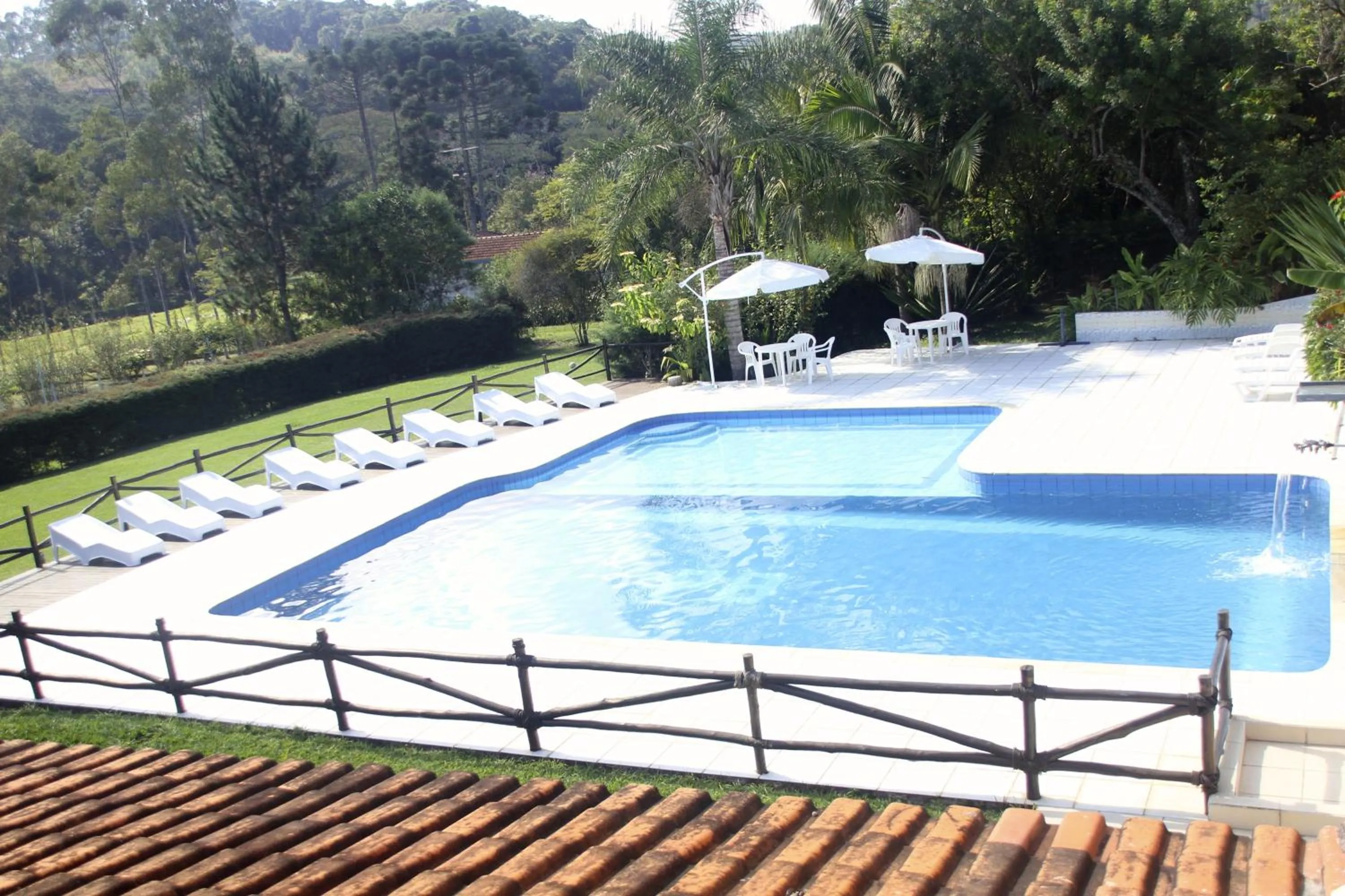 Swimming pool in Pousada Bezerra