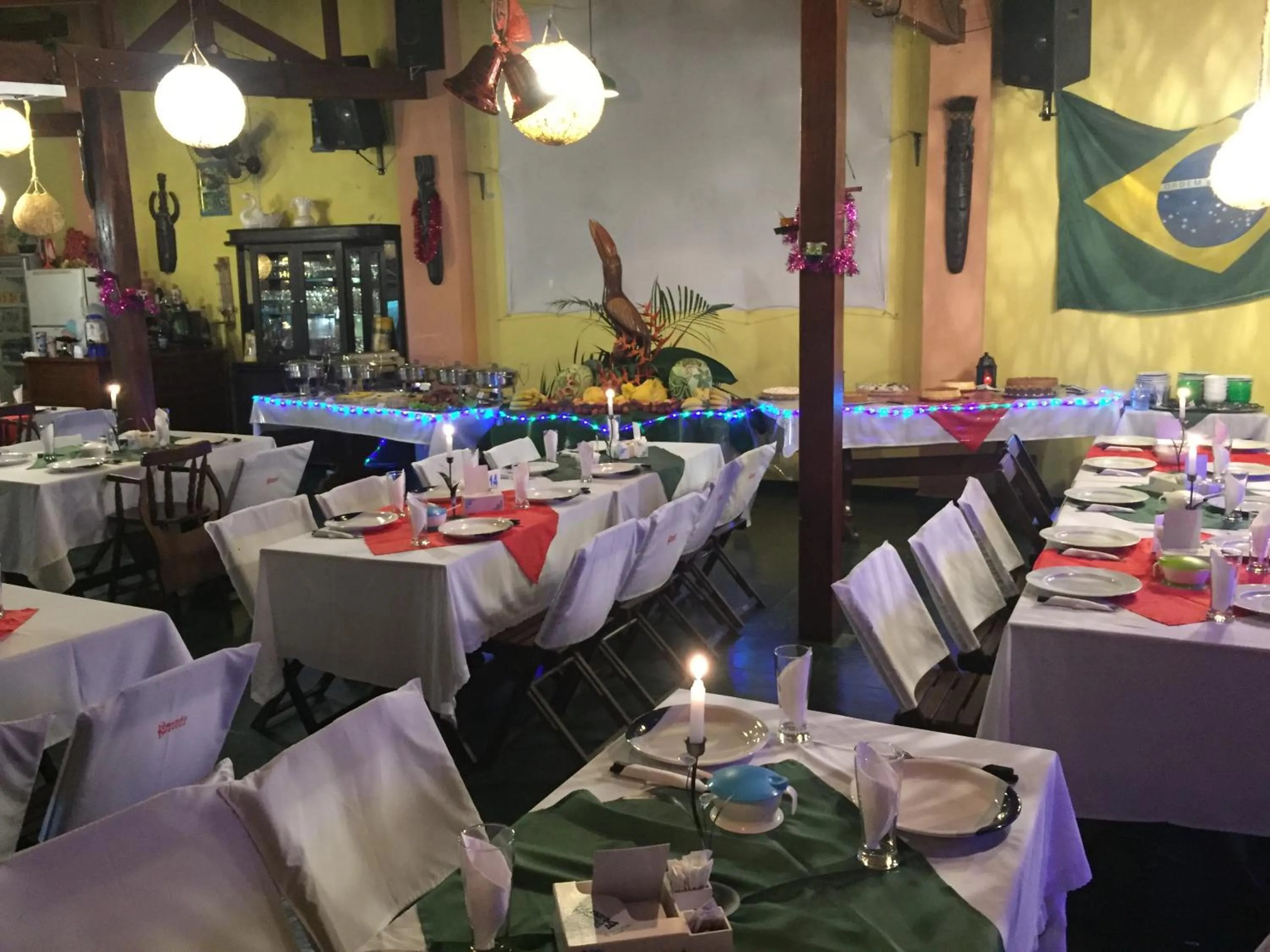 Restaurant/places to eat in Pousada Bezerra